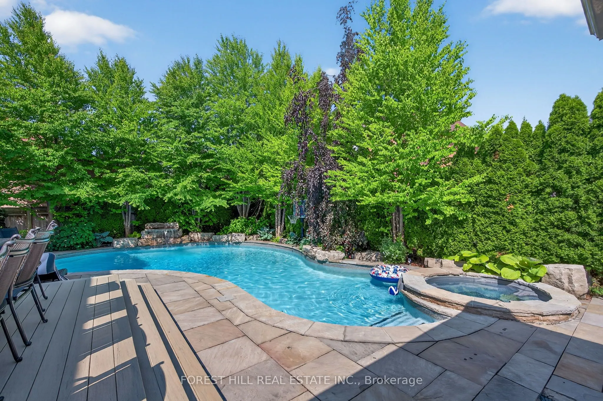 110 Cook's Mill Crescent