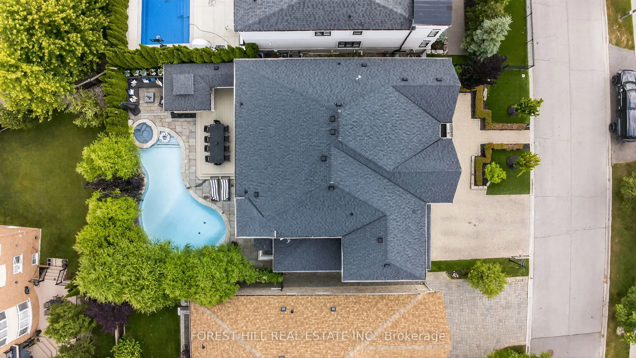 110 Cook's Mill Crescent