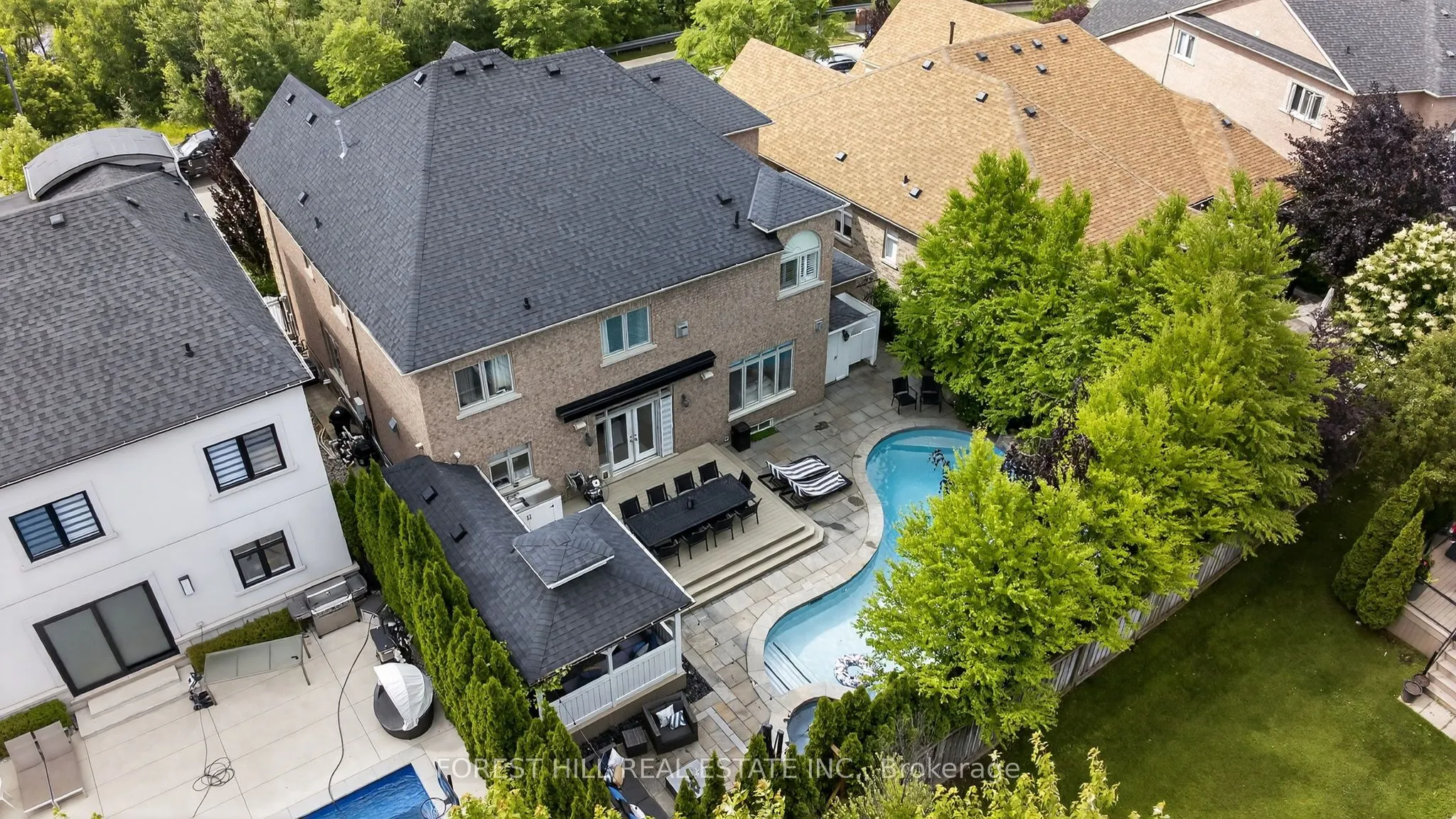 110 Cook's Mill Crescent