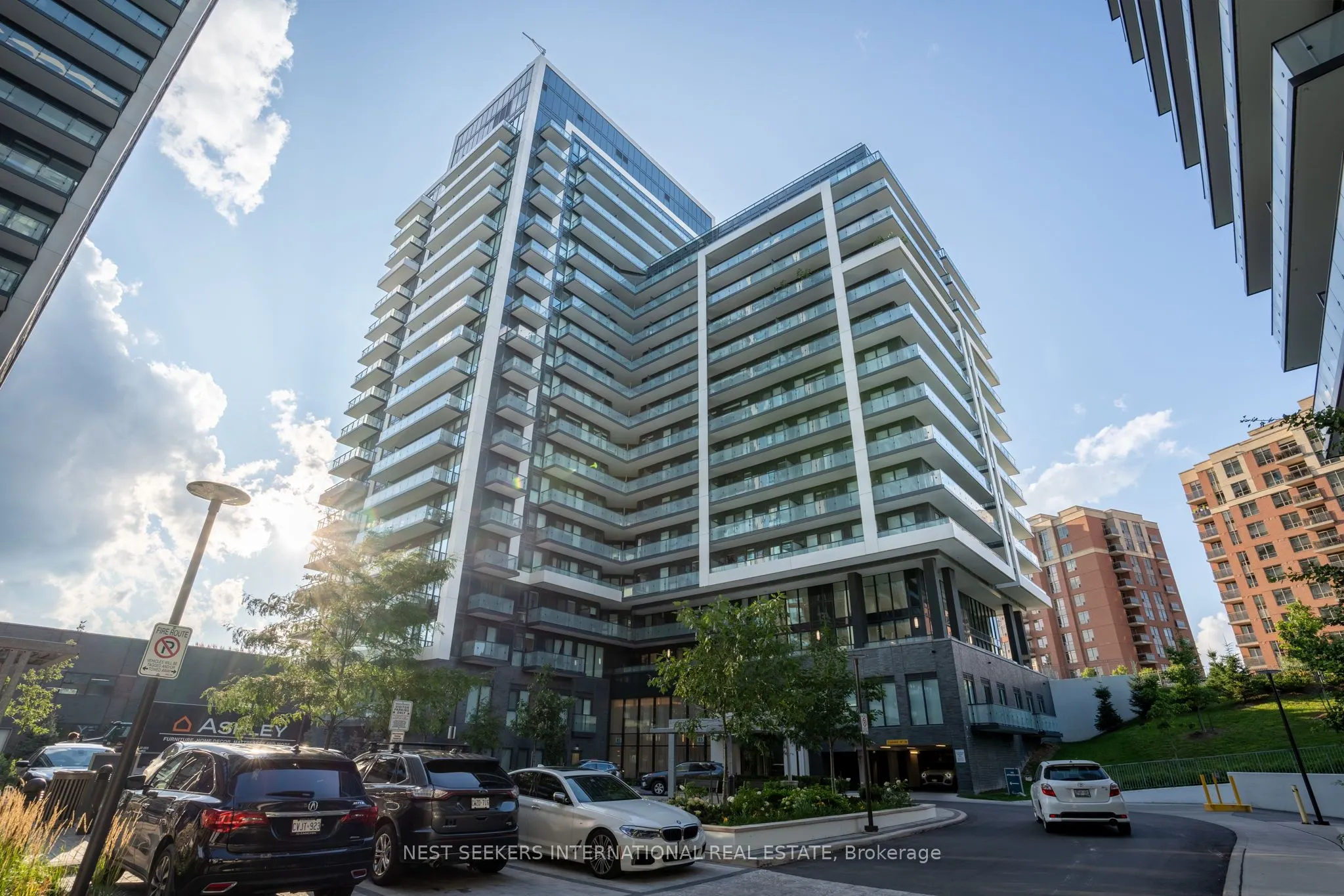 85 Oneida Crescent, #303