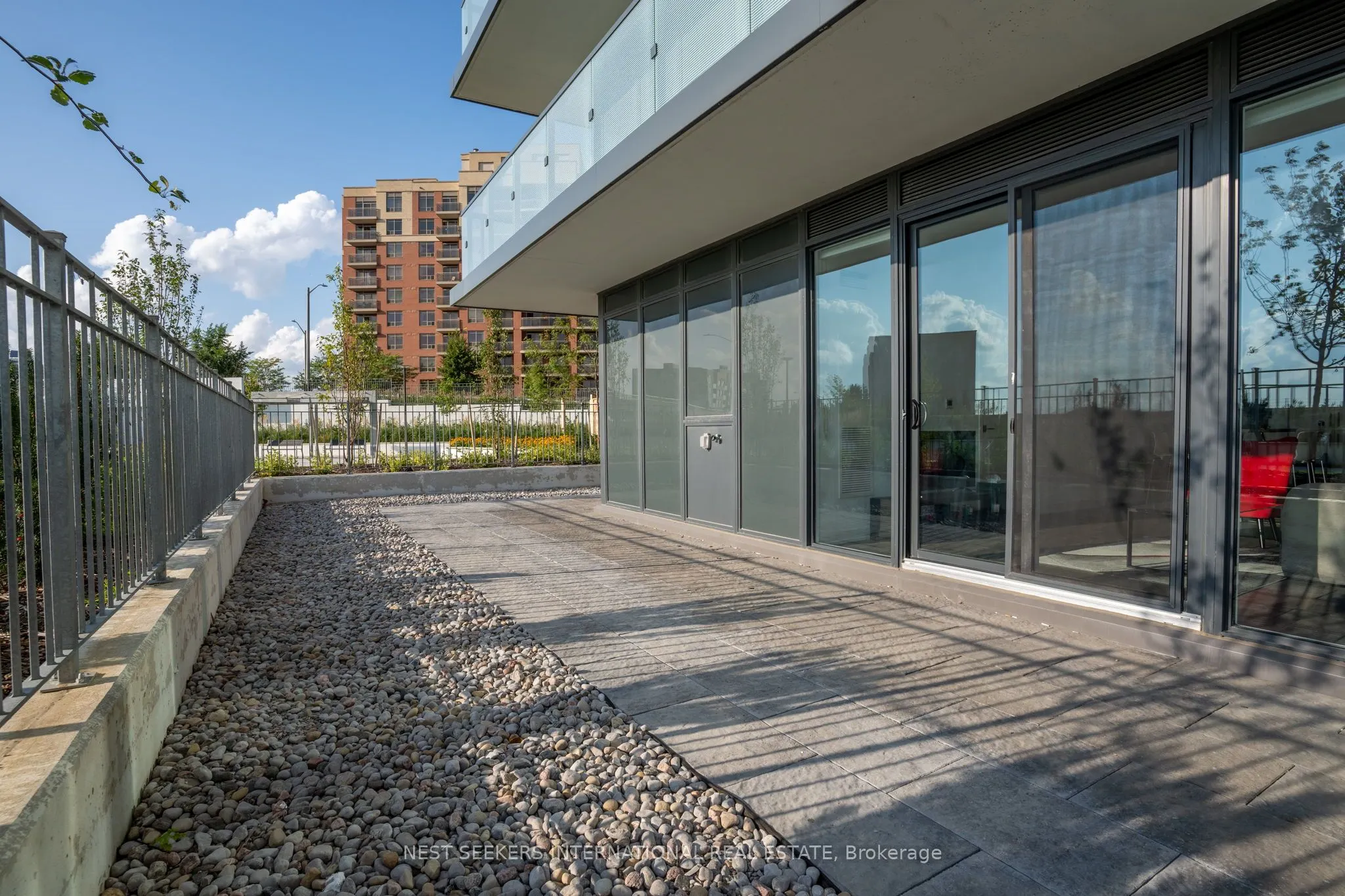 85 Oneida Crescent, #303