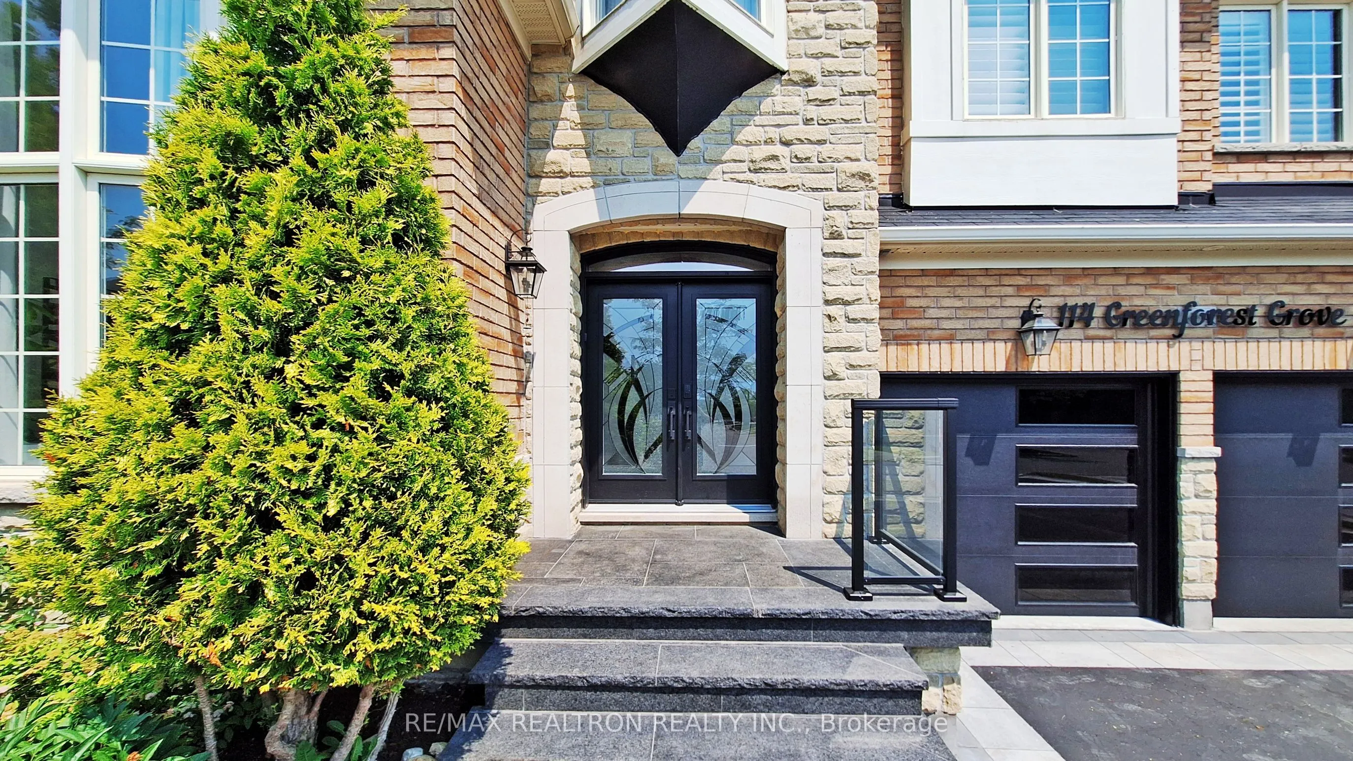 114 Greenforest Grove