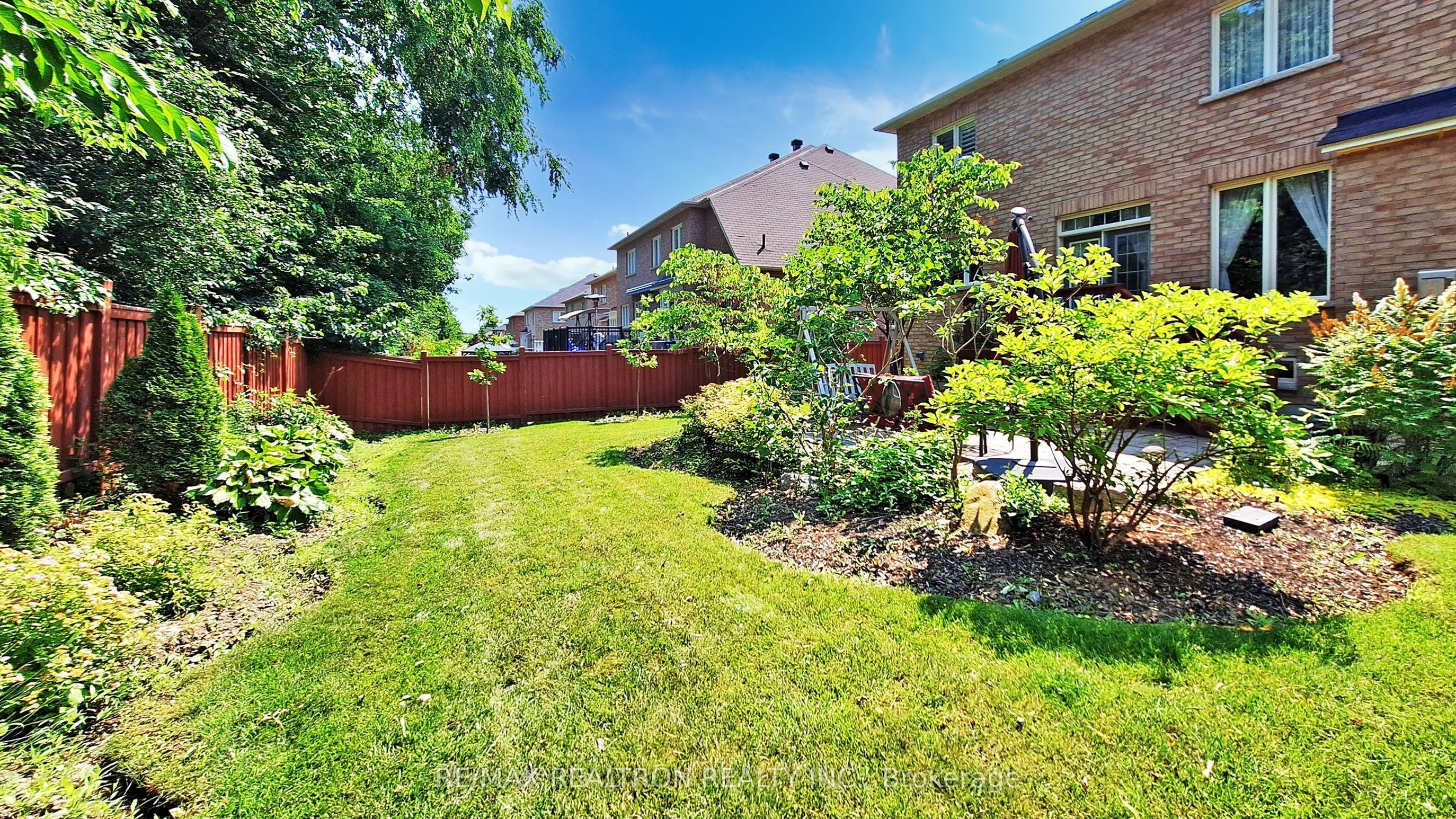 114 Greenforest Grove