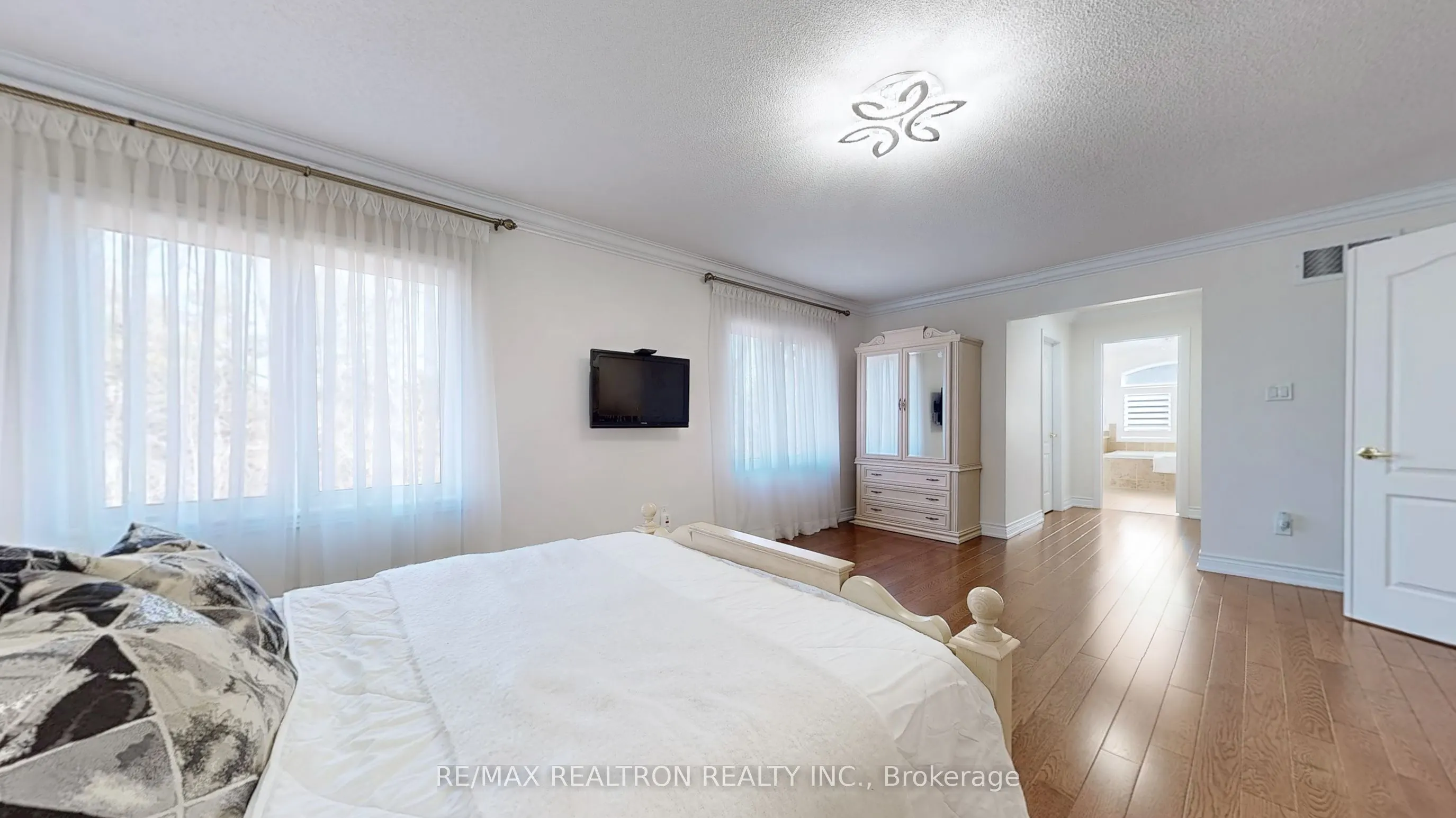 114 Greenforest Grove