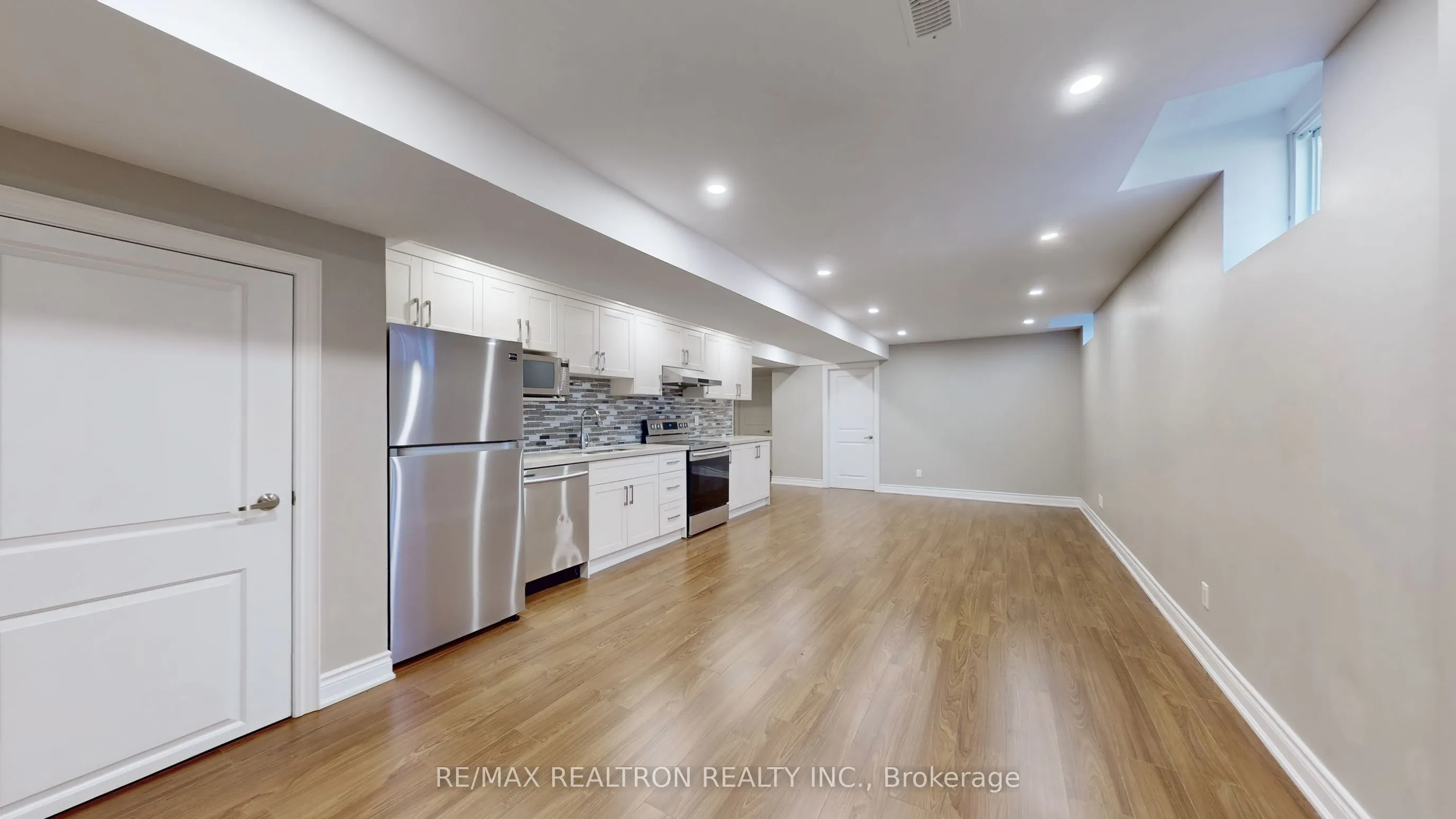114 Greenforest Grove