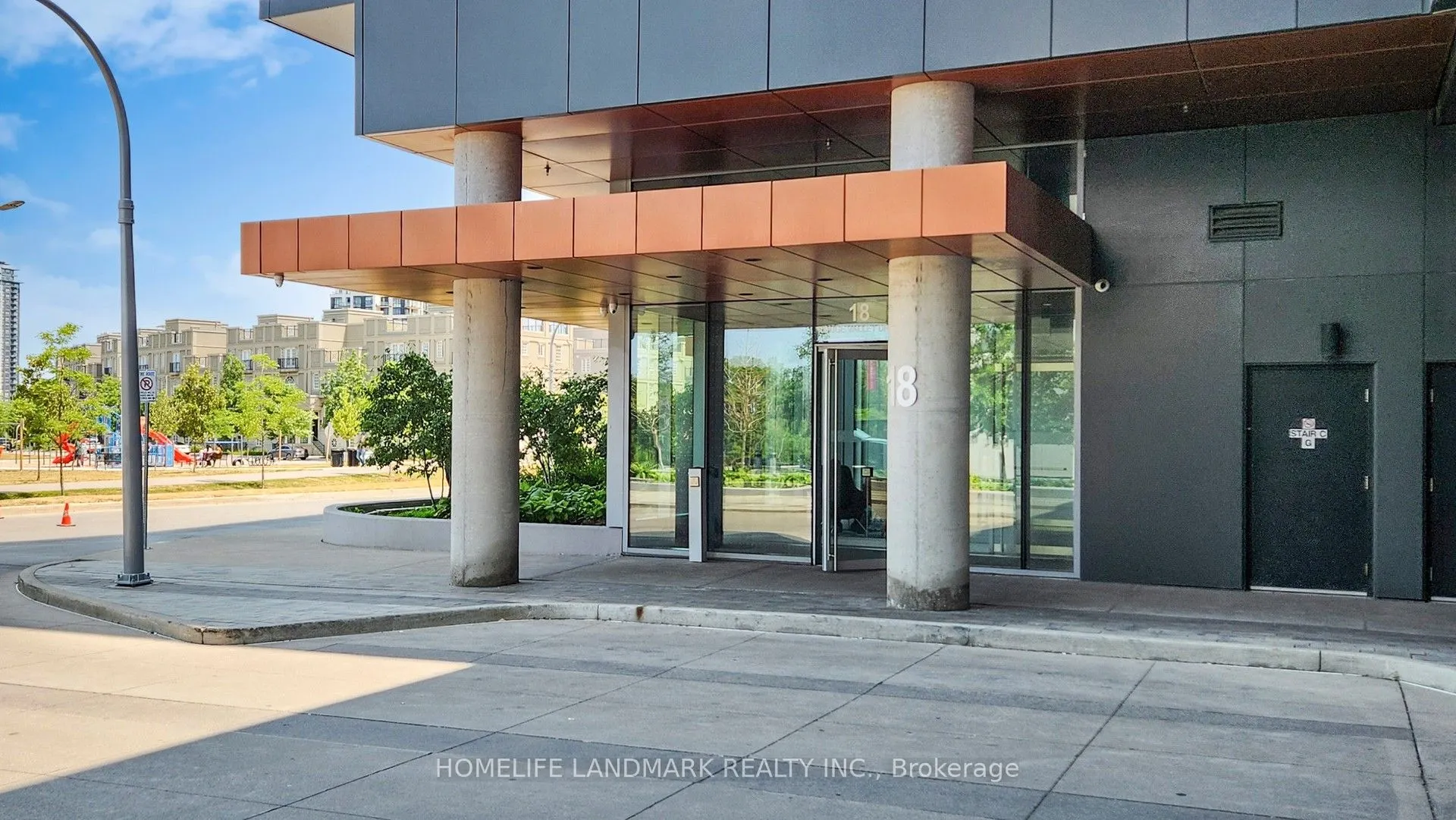18 Rouge Valley Drive W, #608