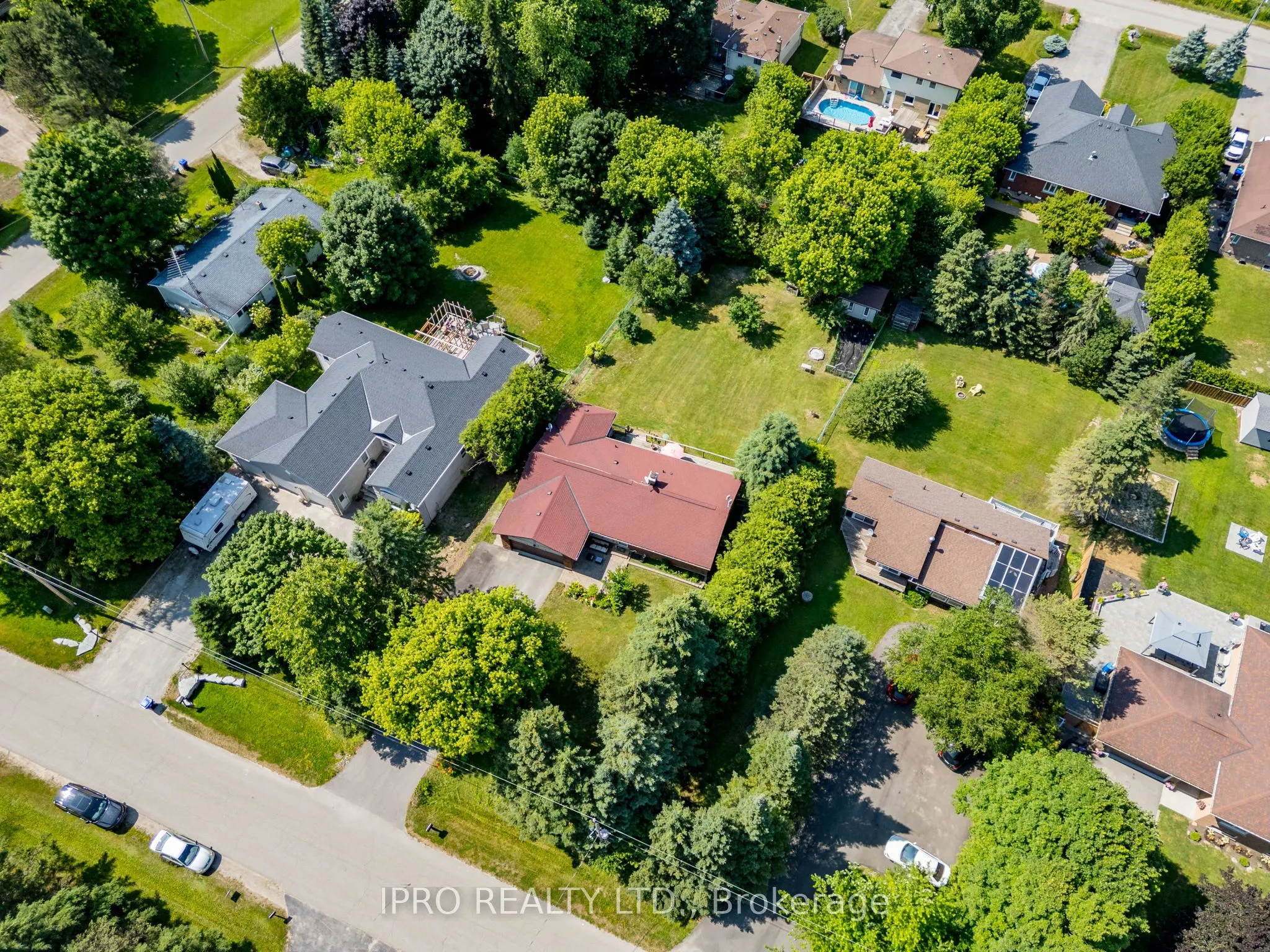 8 Cardwell Court