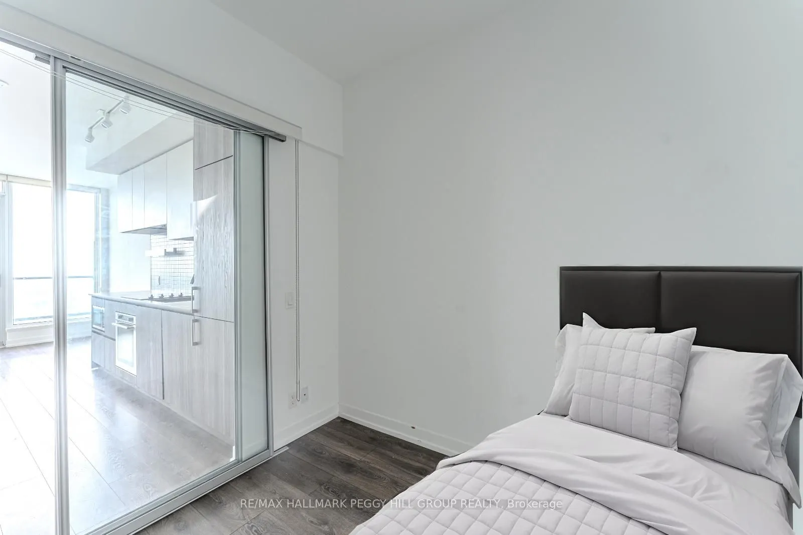 5 Buttermill Avenue, #PH05