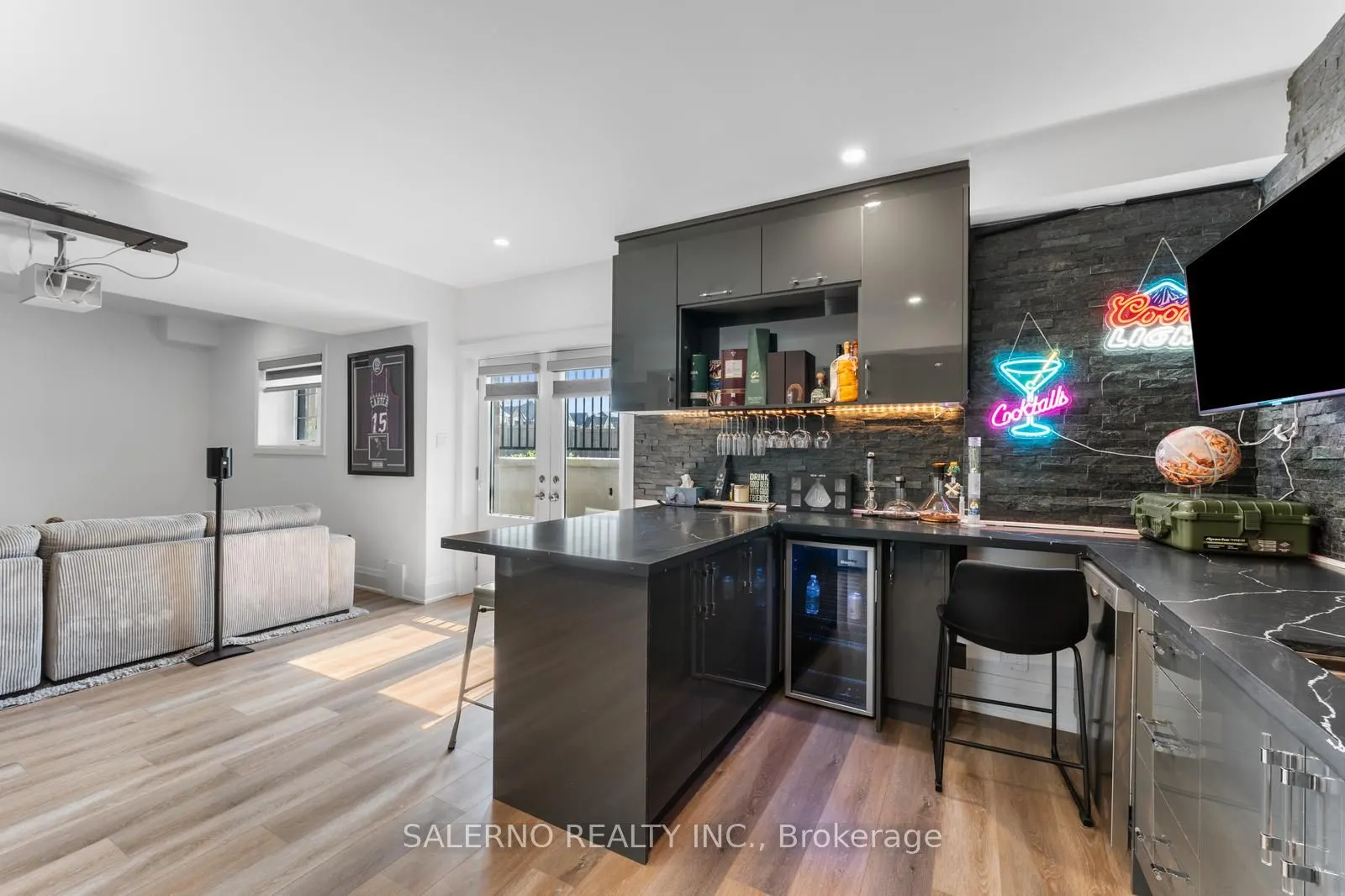 530 Kleinburg Summit Way