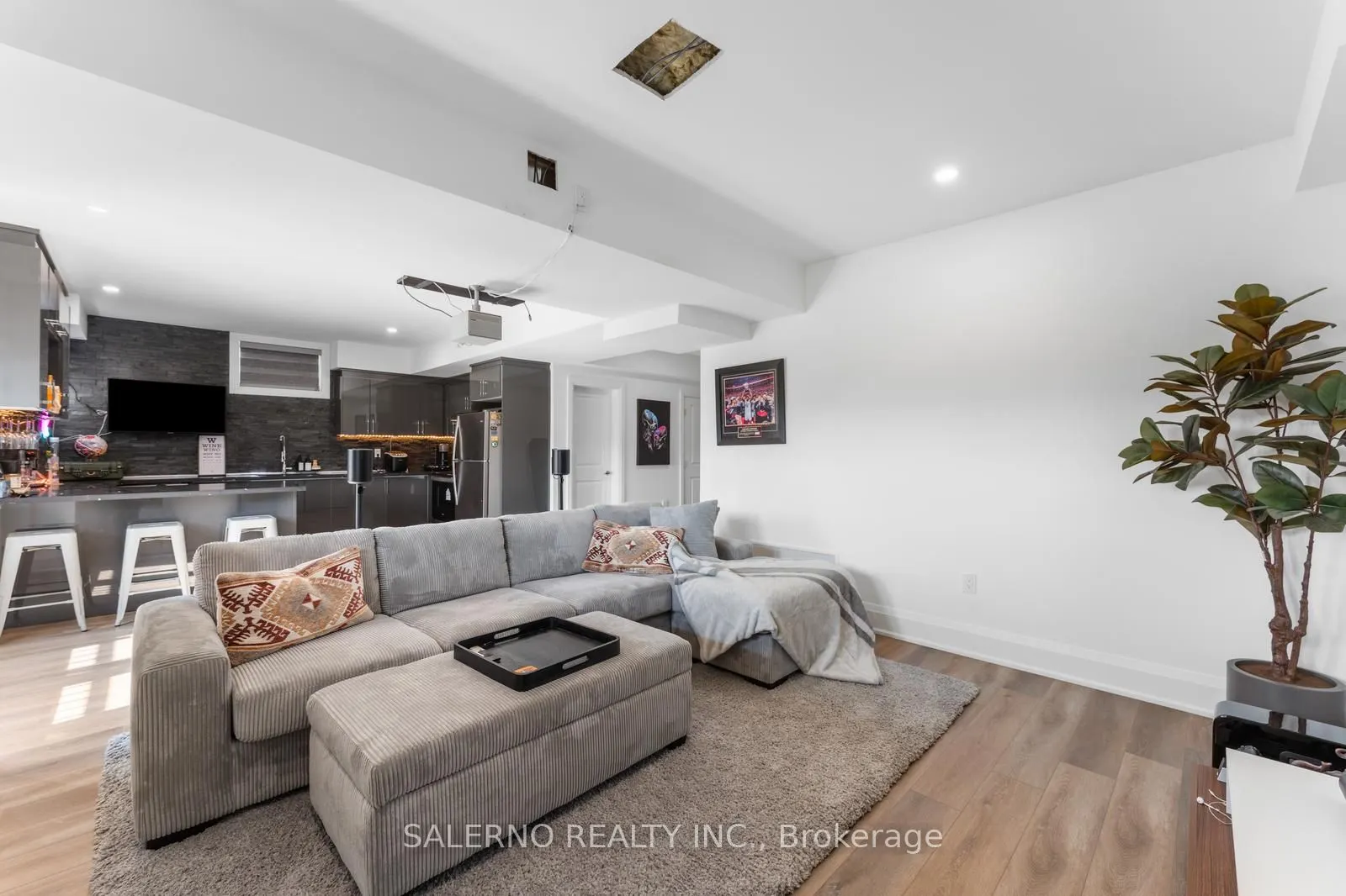530 Kleinburg Summit Way