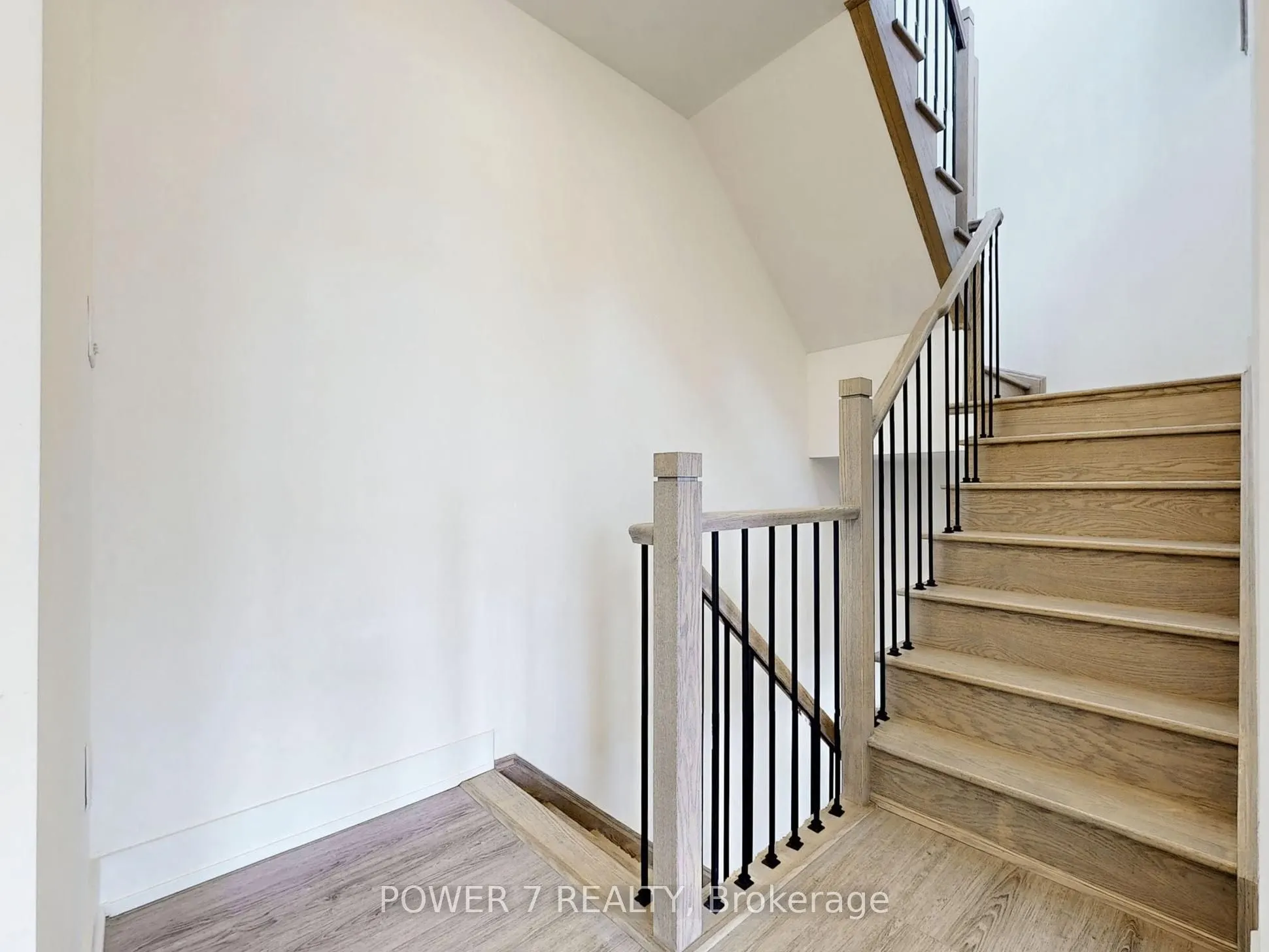 8 Sayers Lane, #5