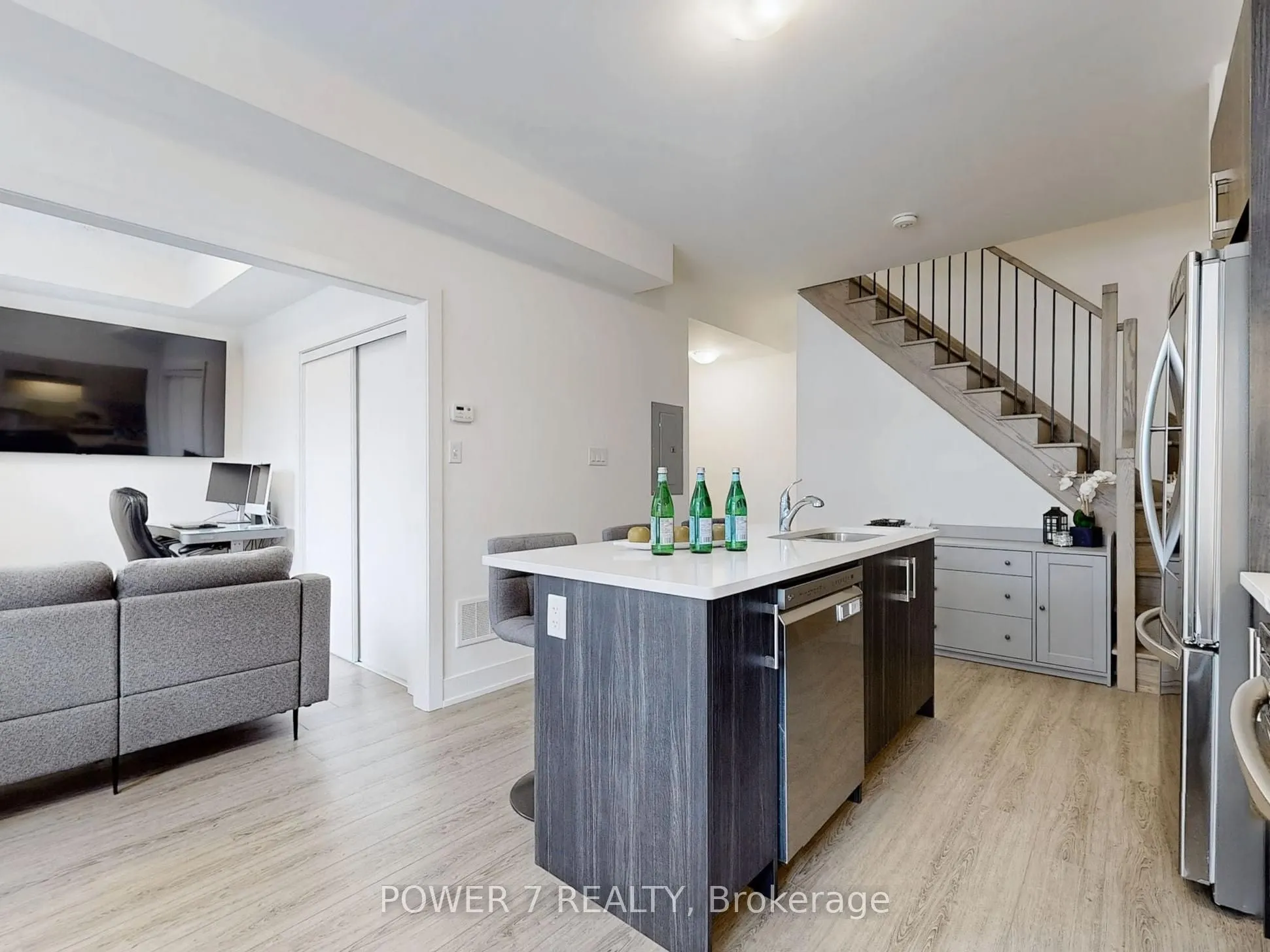 8 Sayers Lane, #5