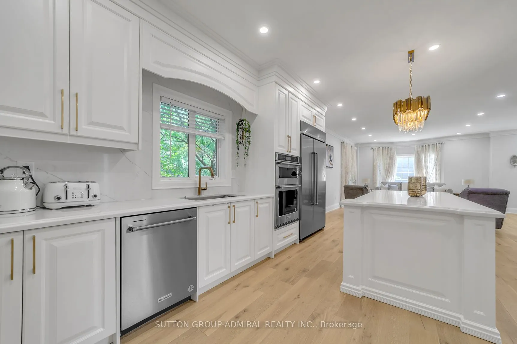 49 Pearson Avenue