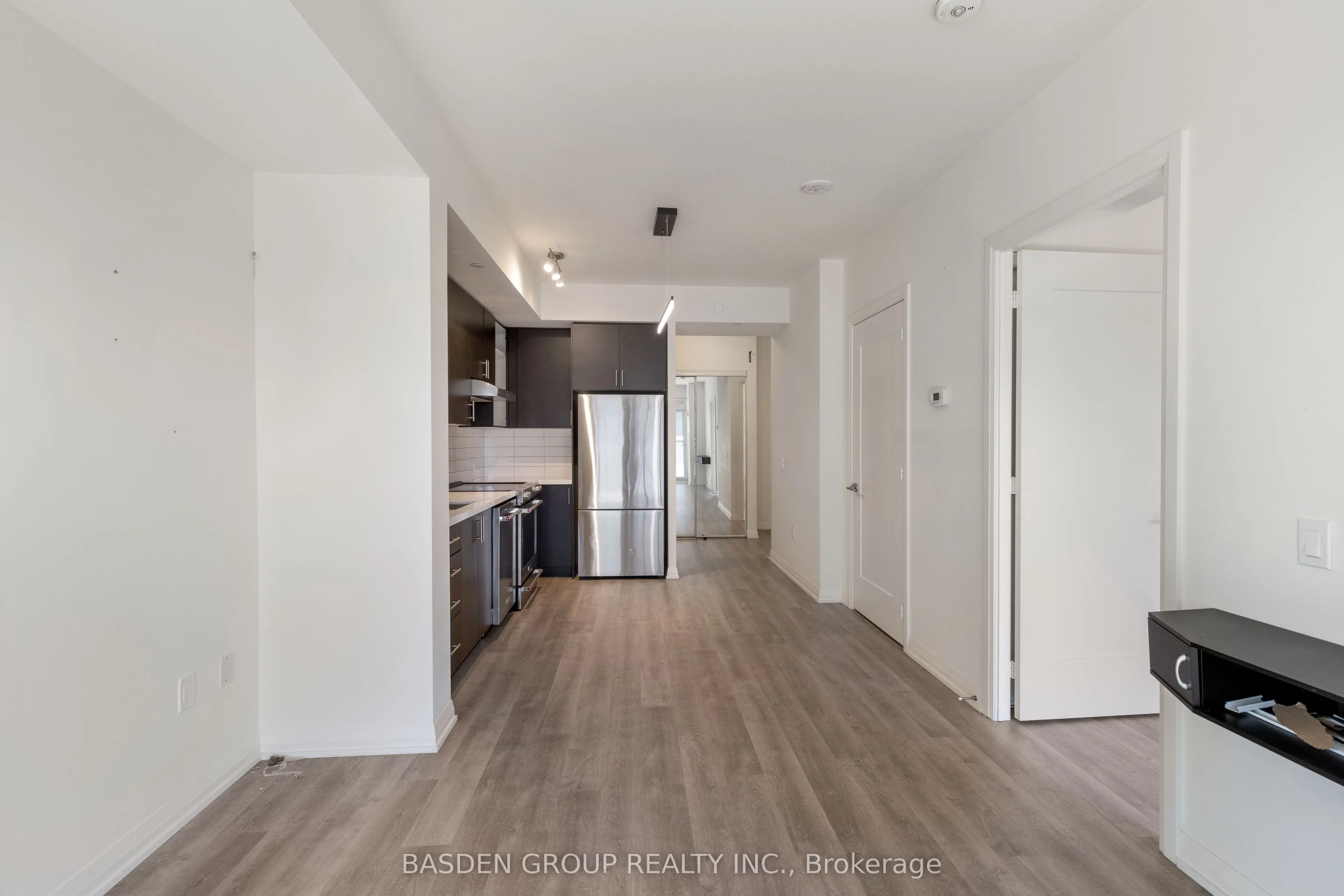 9000 Jane Street, #814