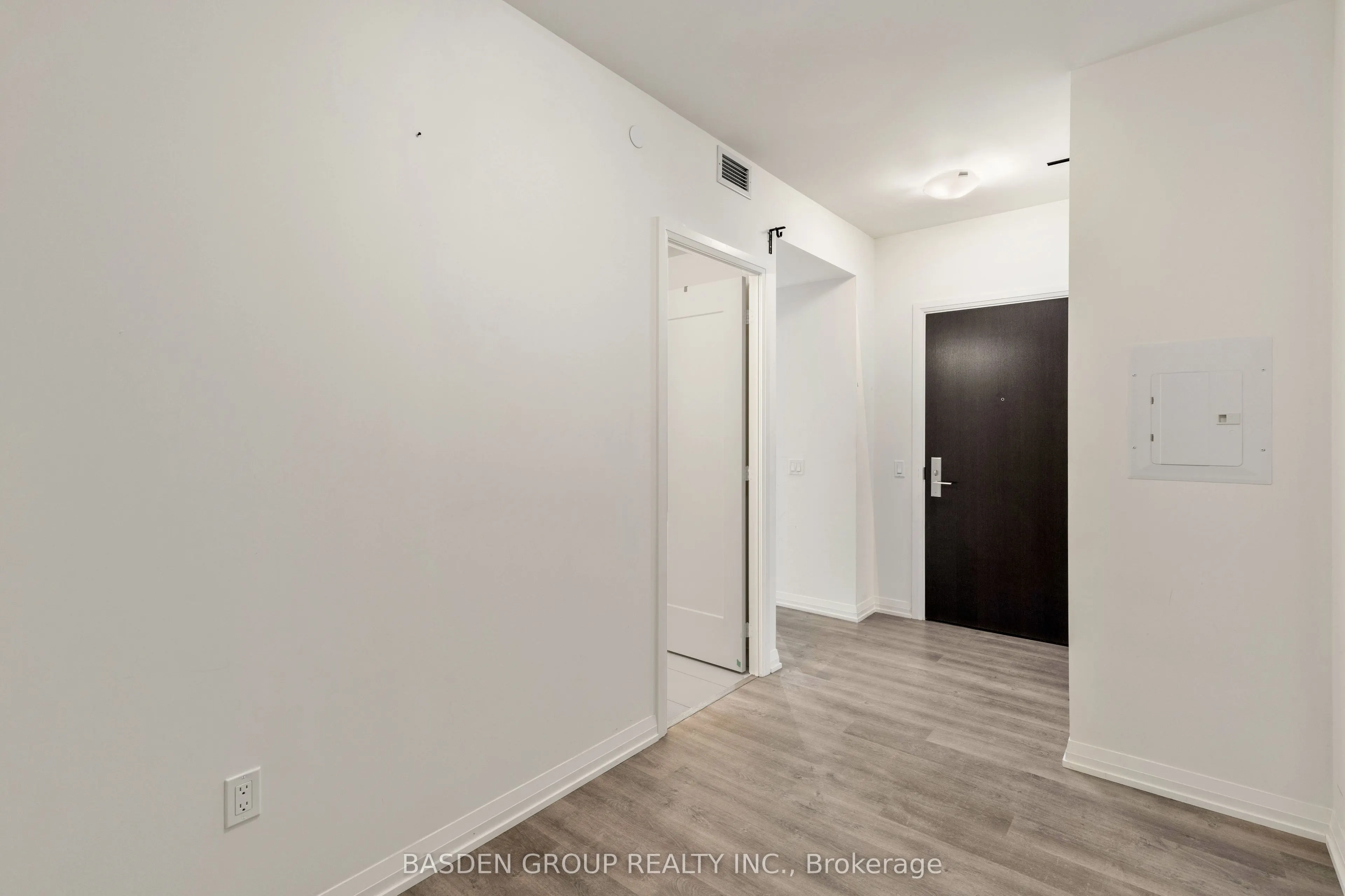 9000 Jane Street, #814