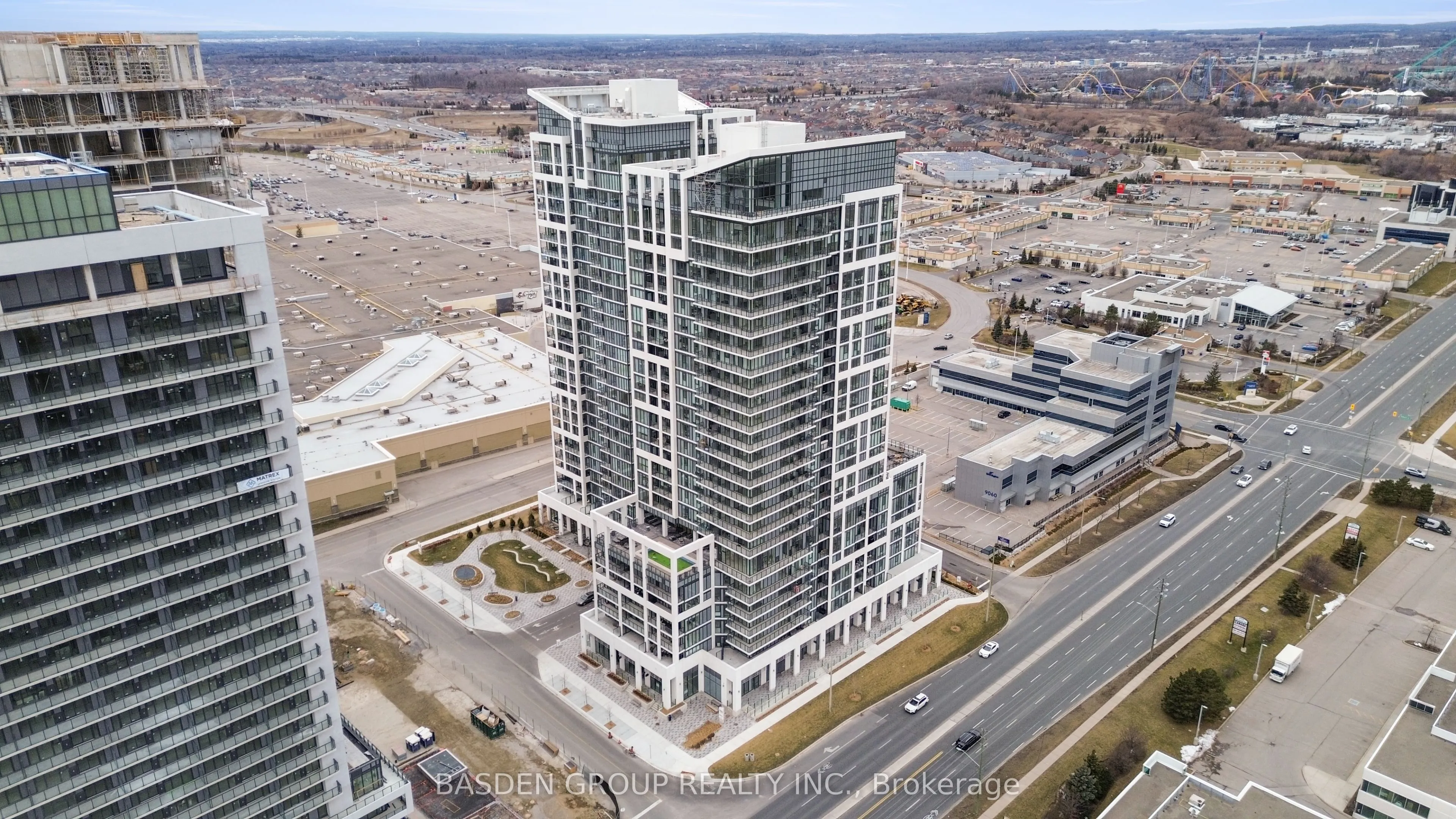 9000 Jane Street, #814