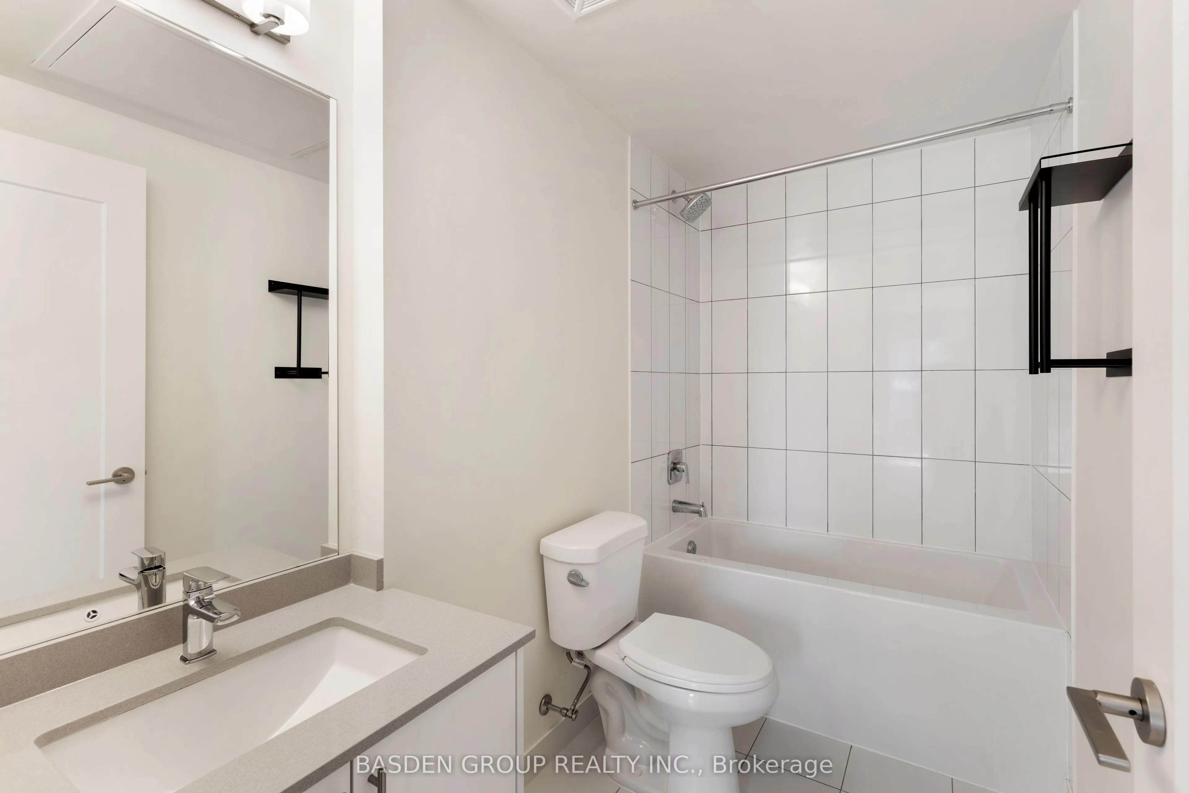 9000 Jane Street, #814