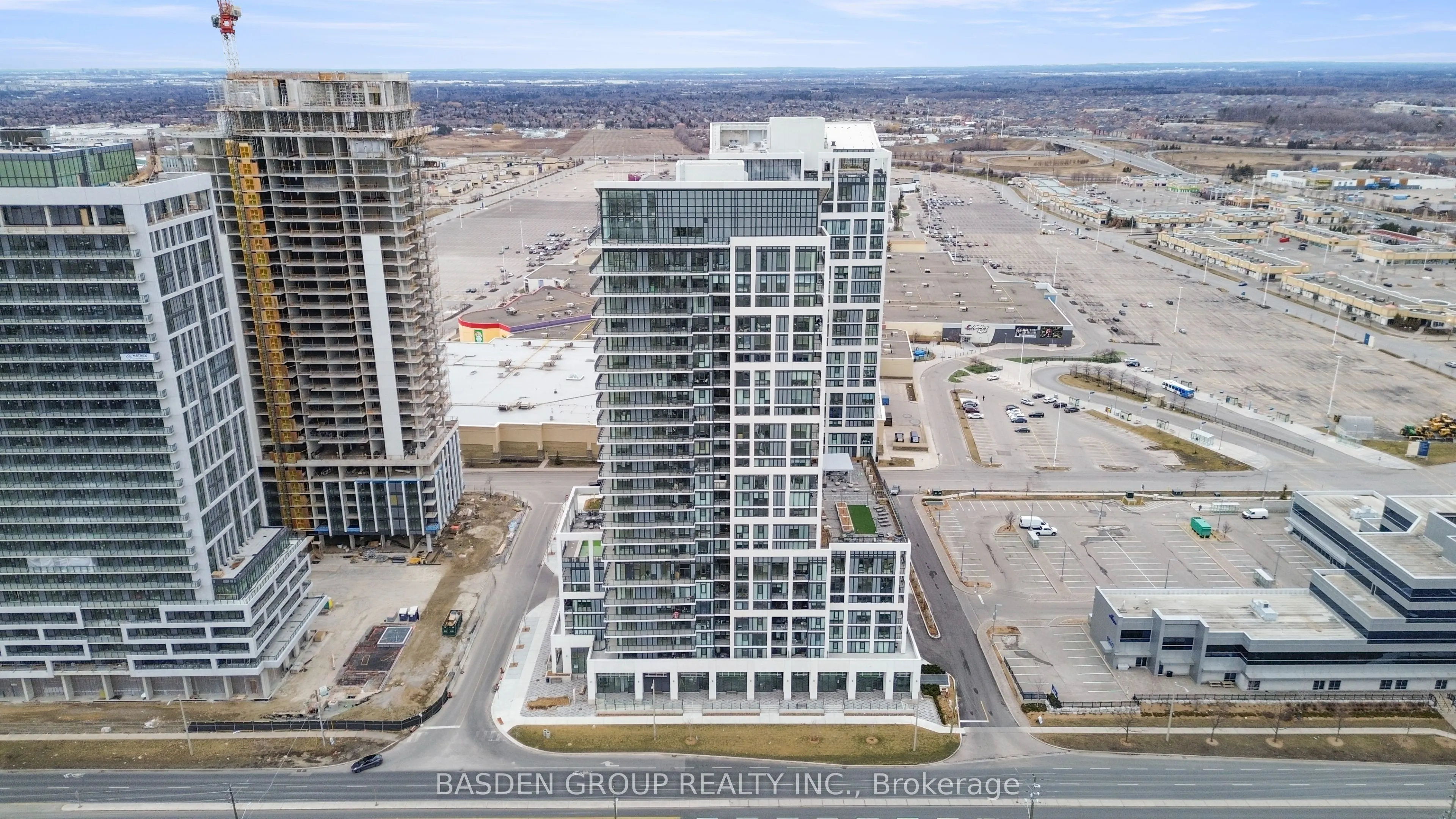 9000 Jane Street, #814