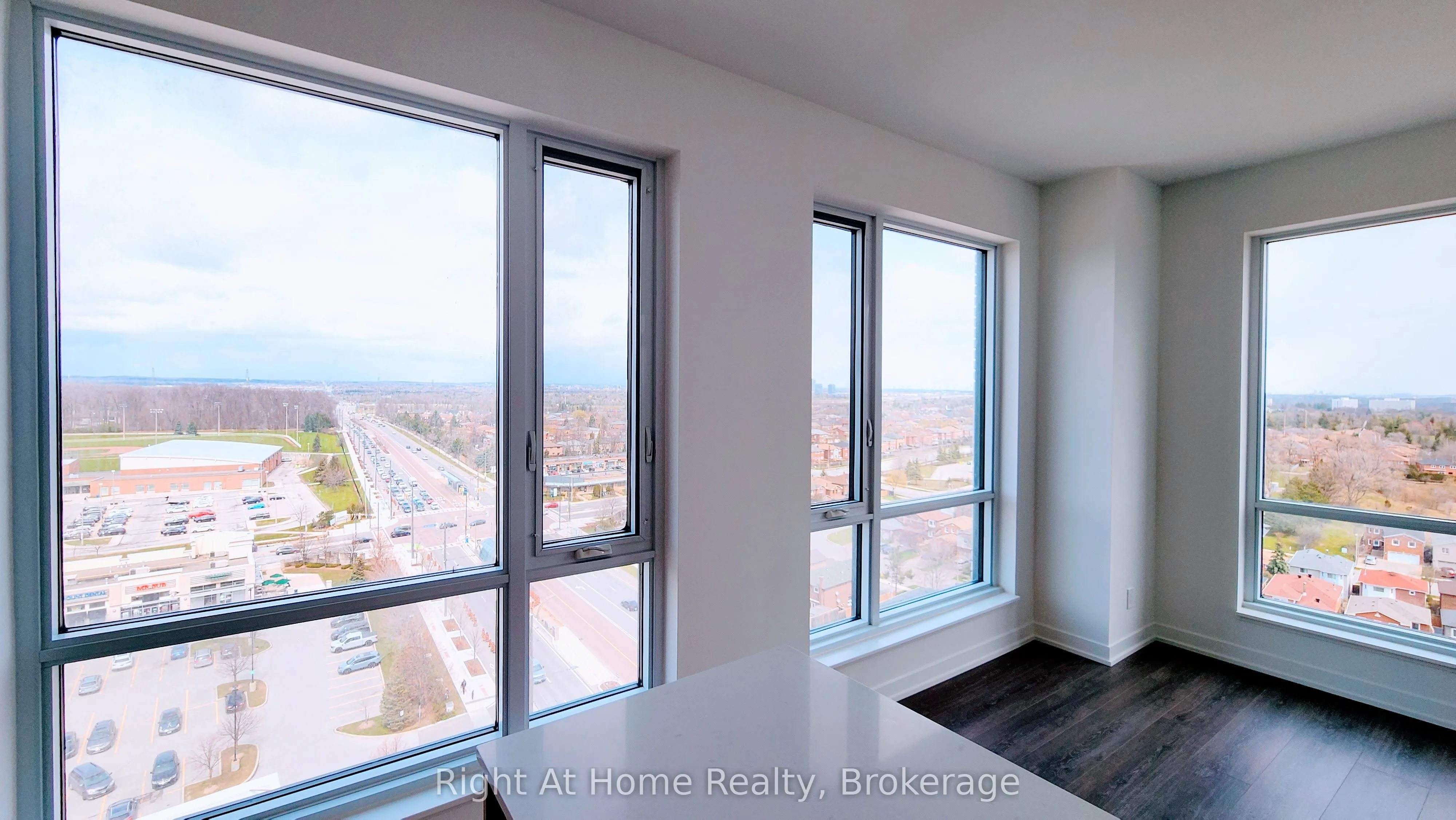 7950 BATHURST Street, #1204