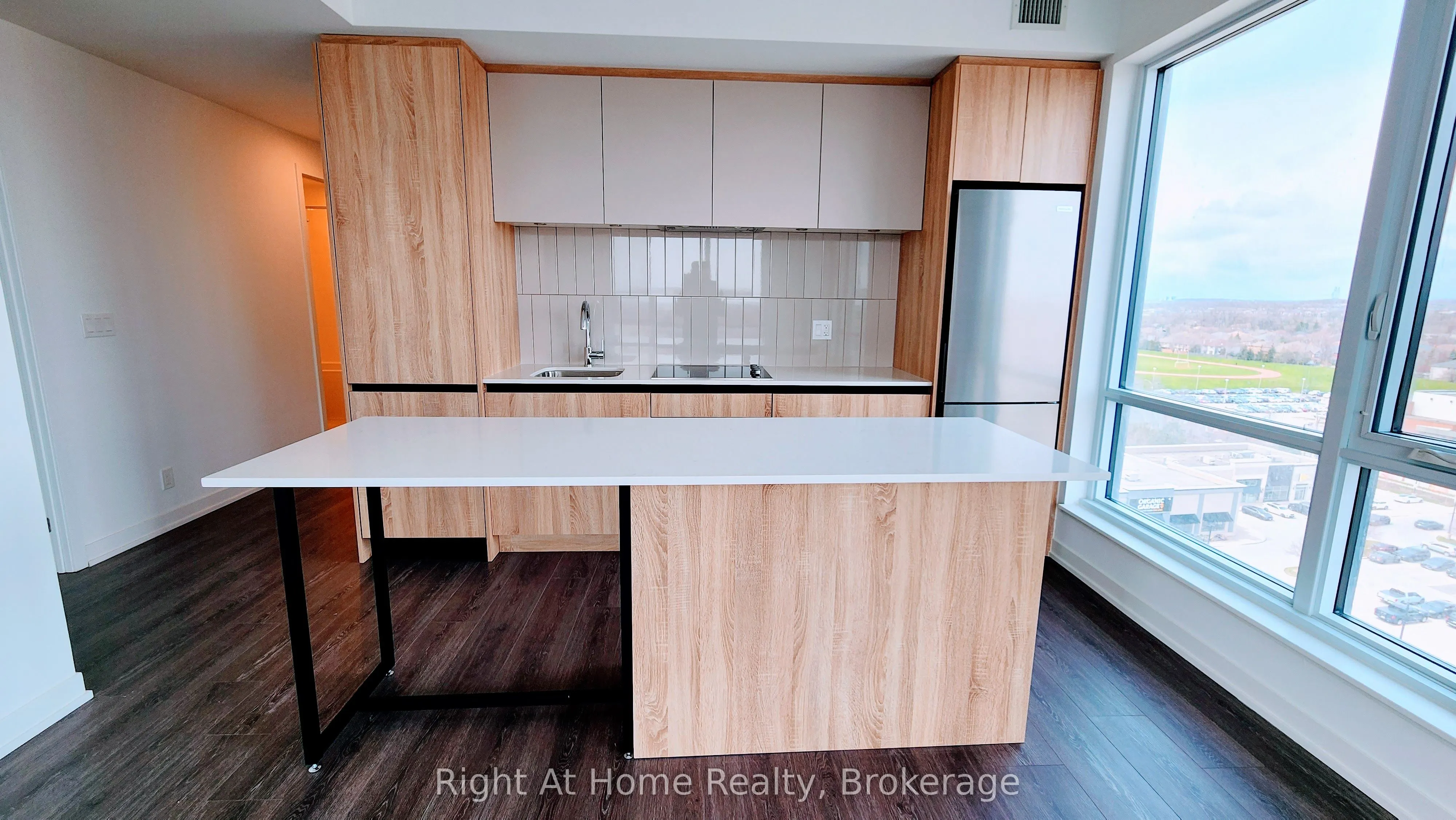 7950 BATHURST Street, #1204
