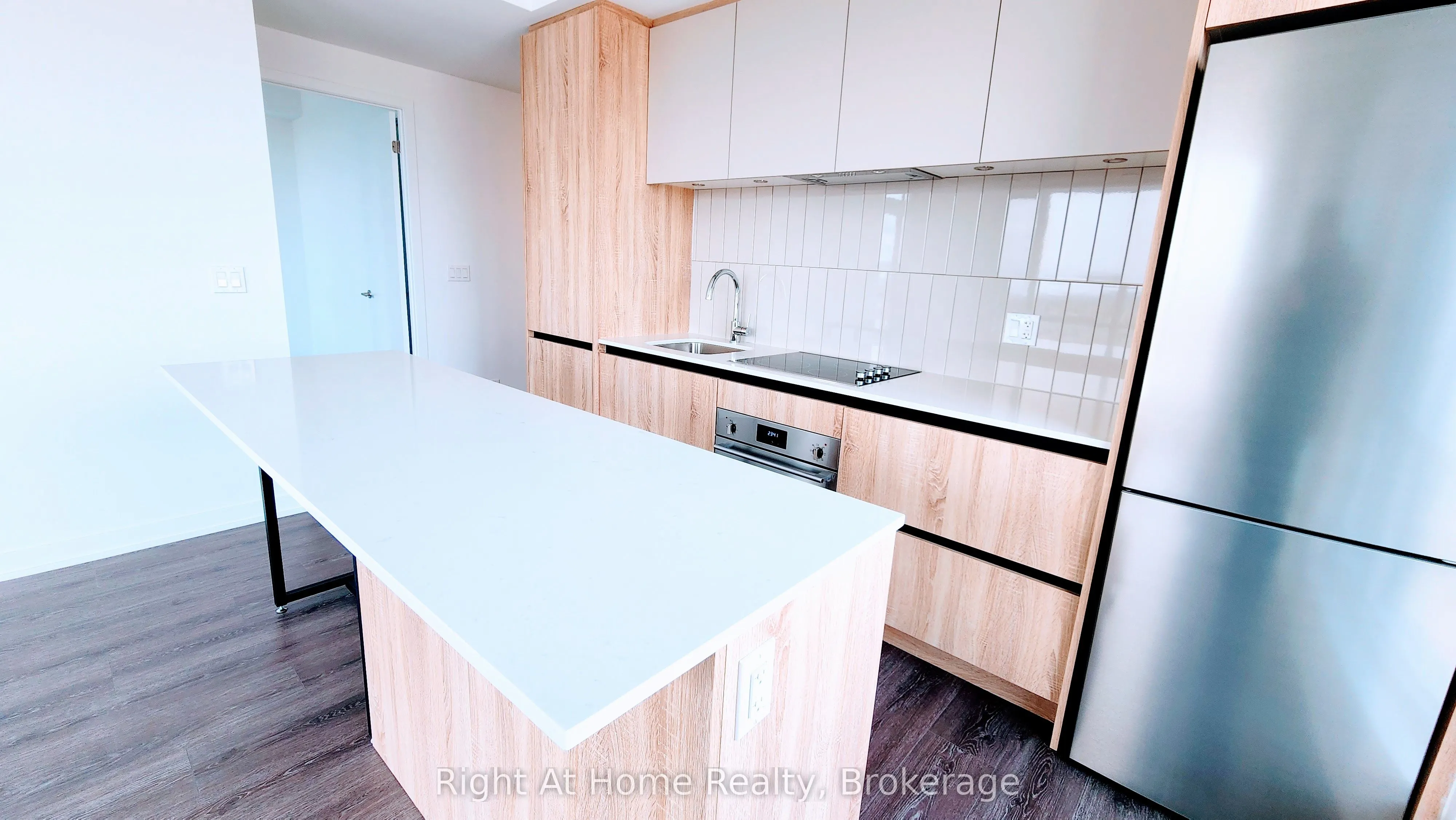 7950 BATHURST Street, #1204