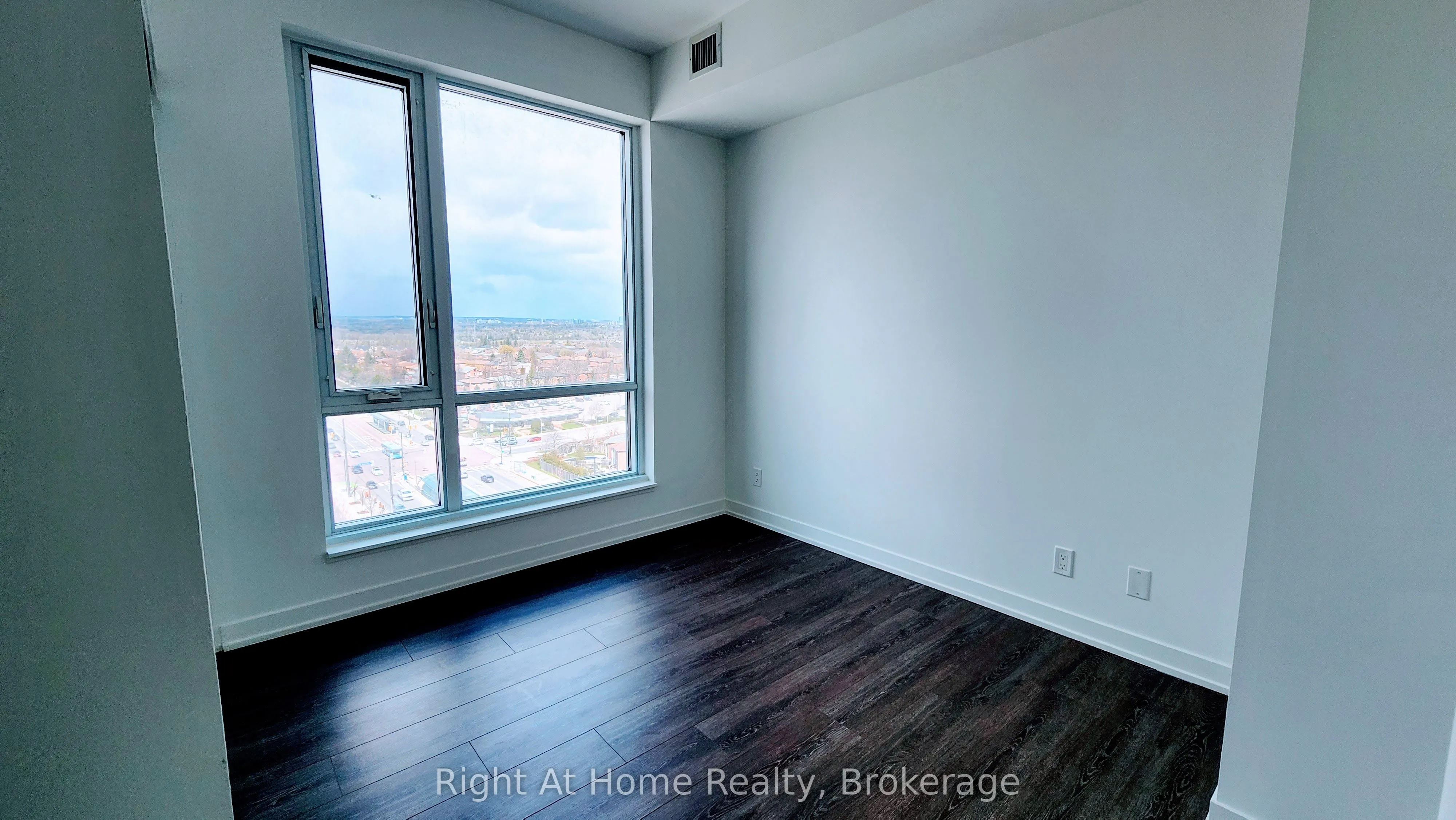 7950 BATHURST Street, #1204