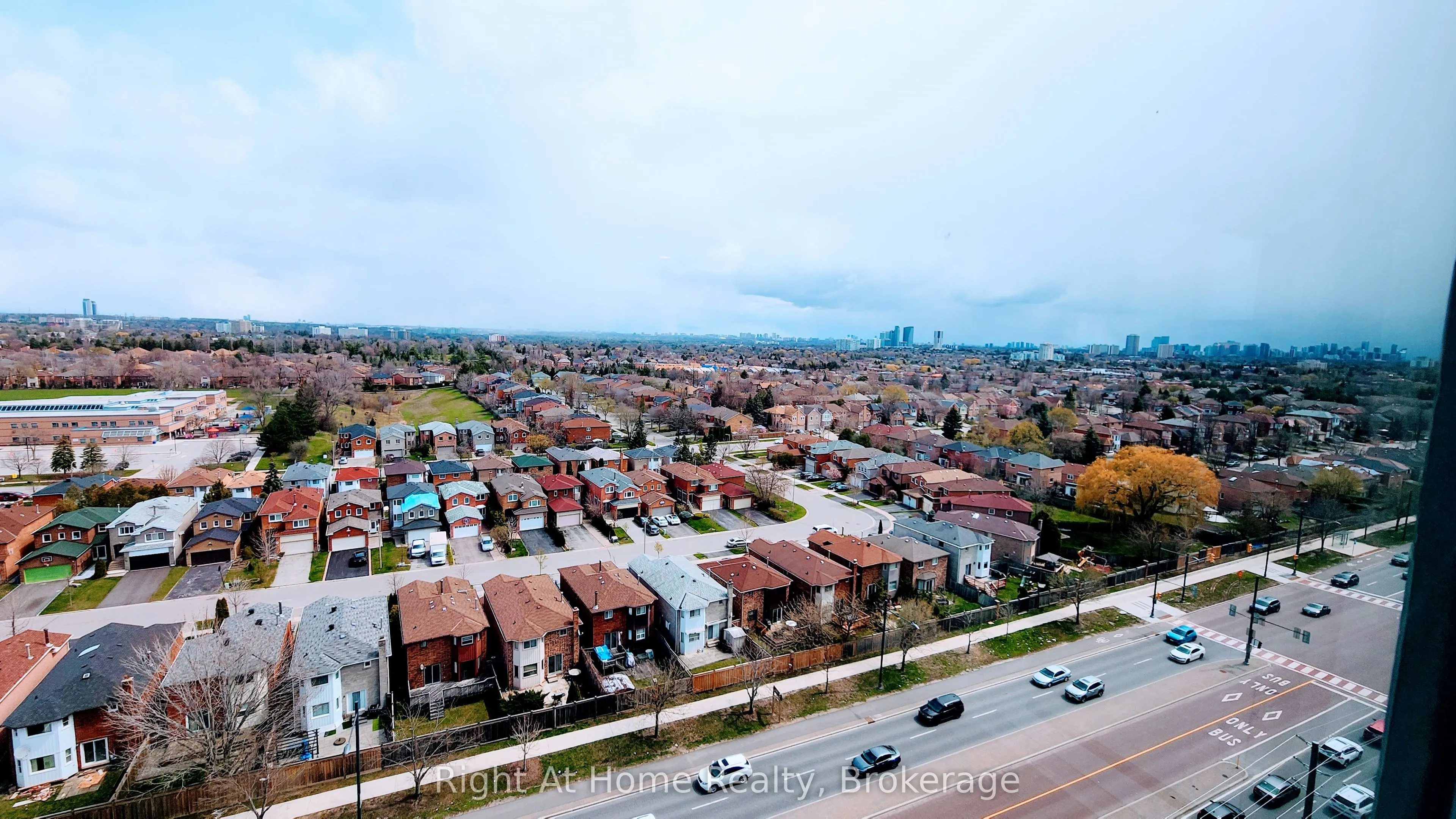 7950 BATHURST Street, #1204