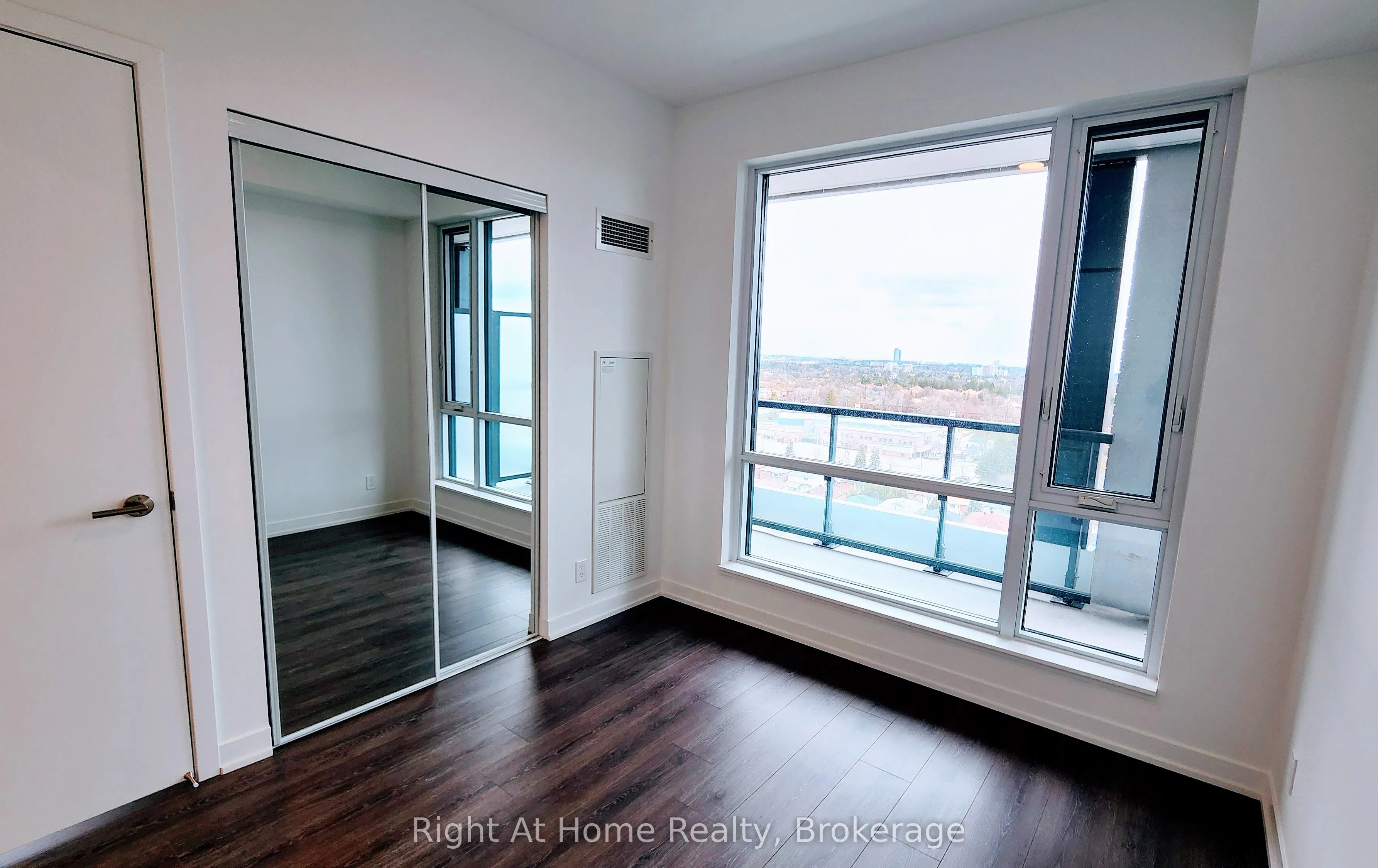 7950 BATHURST Street, #1204