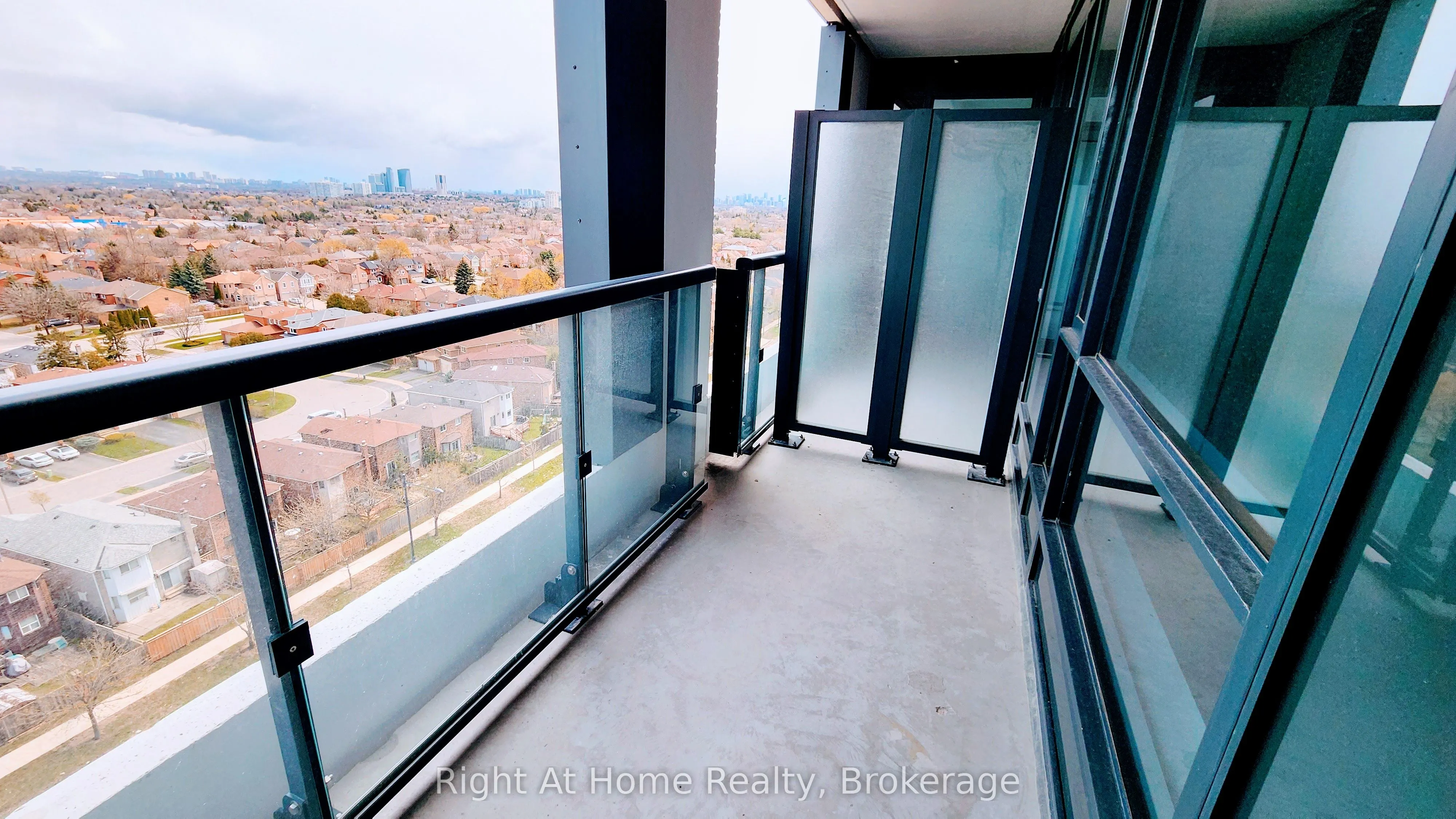 7950 BATHURST Street, #1204