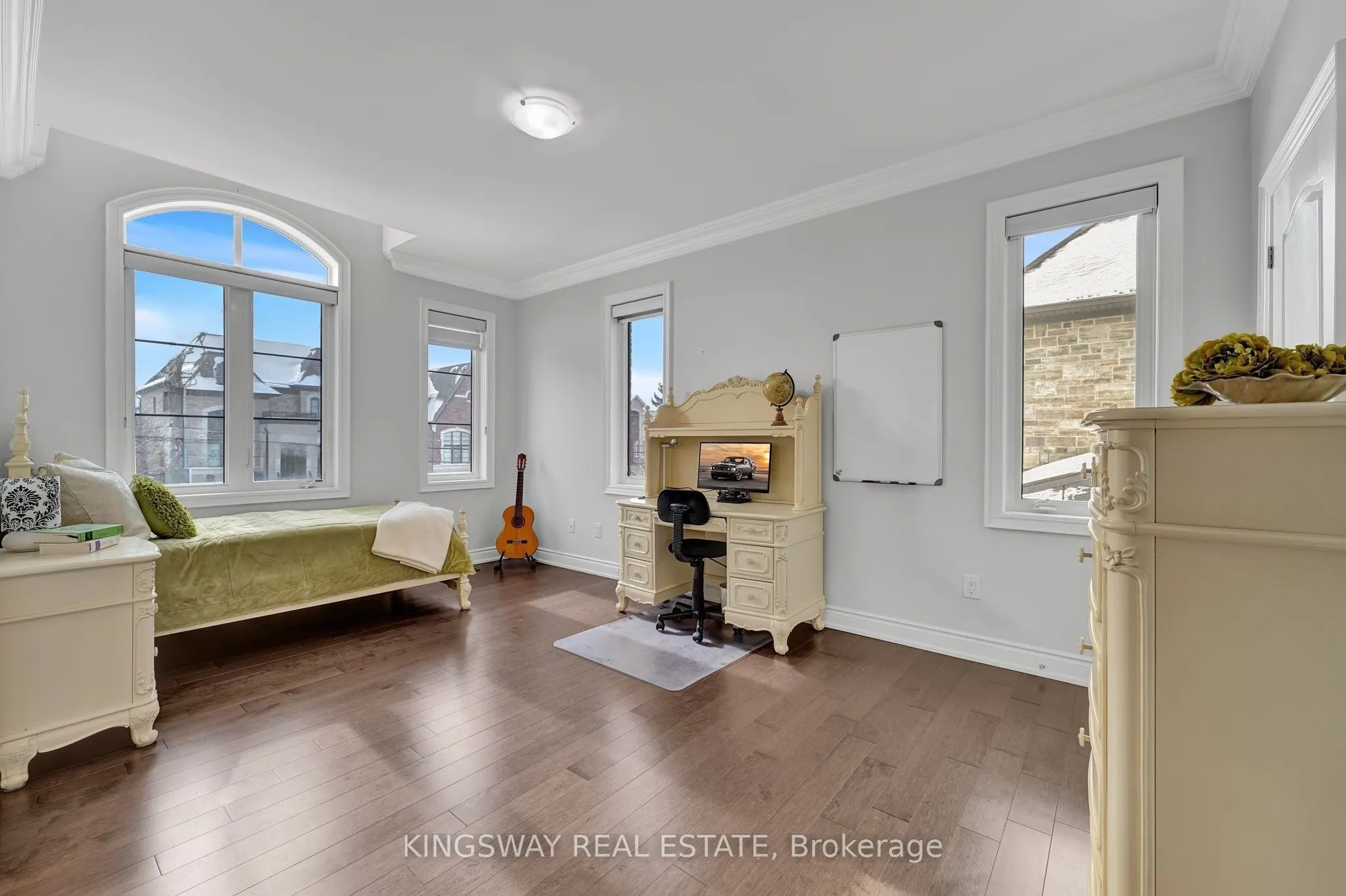 70 Bond Crescent