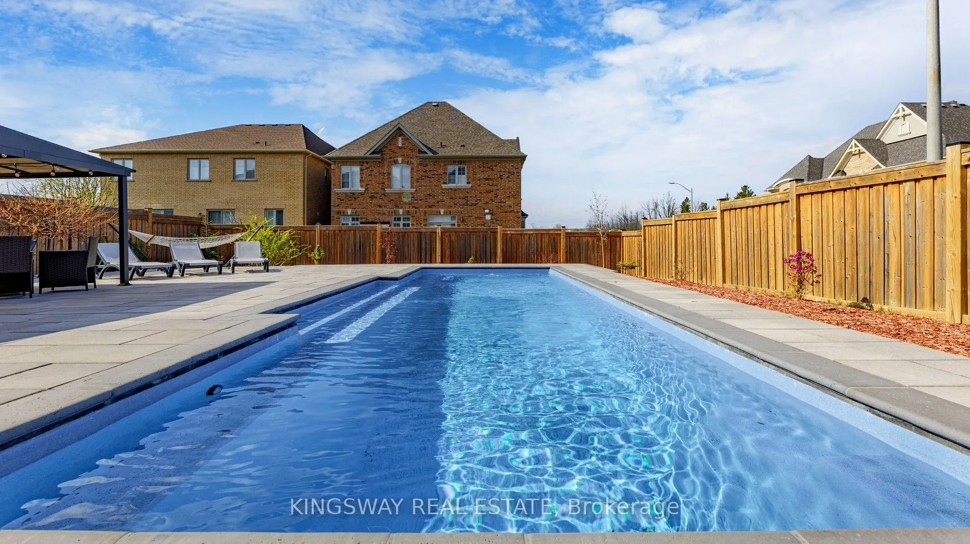 70 Bond Crescent