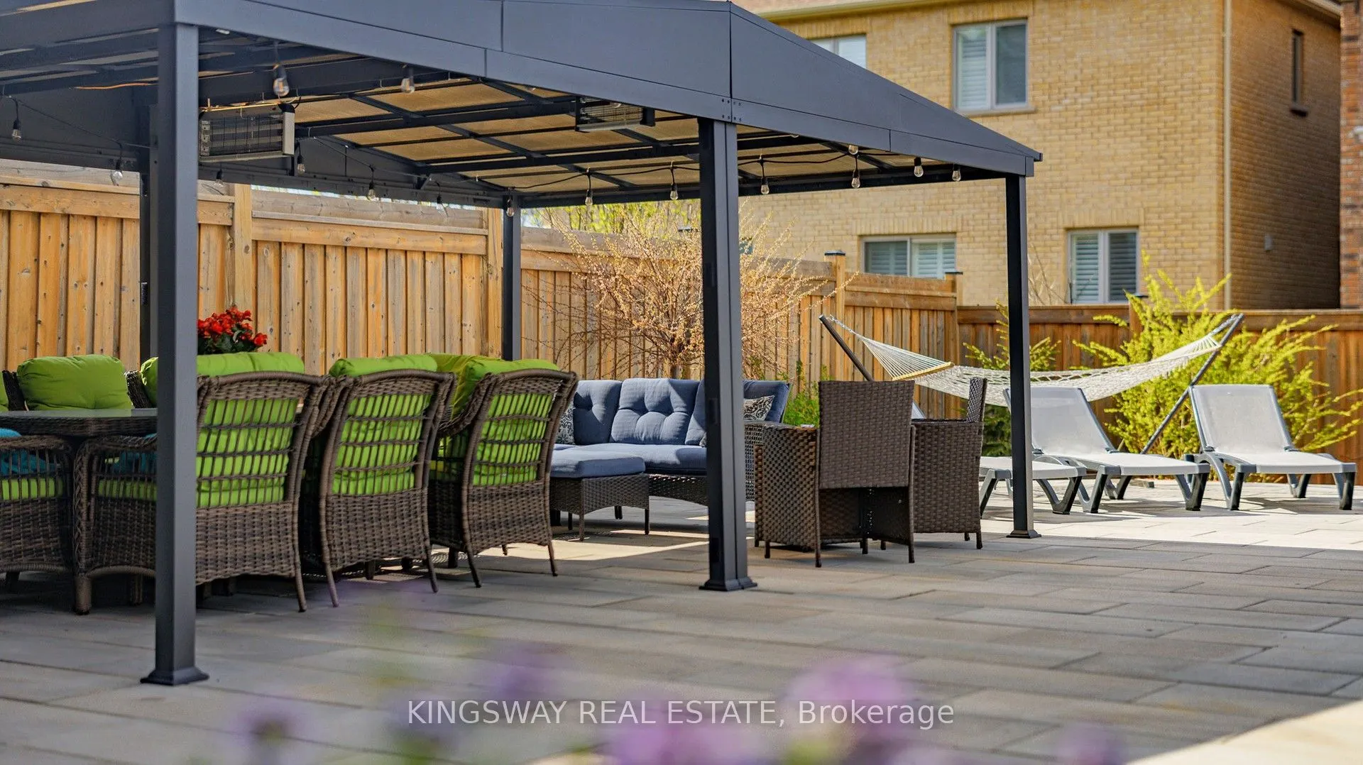 70 Bond Crescent