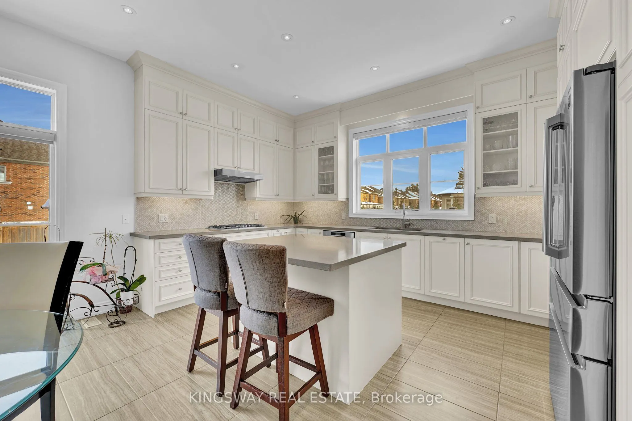 70 Bond Crescent