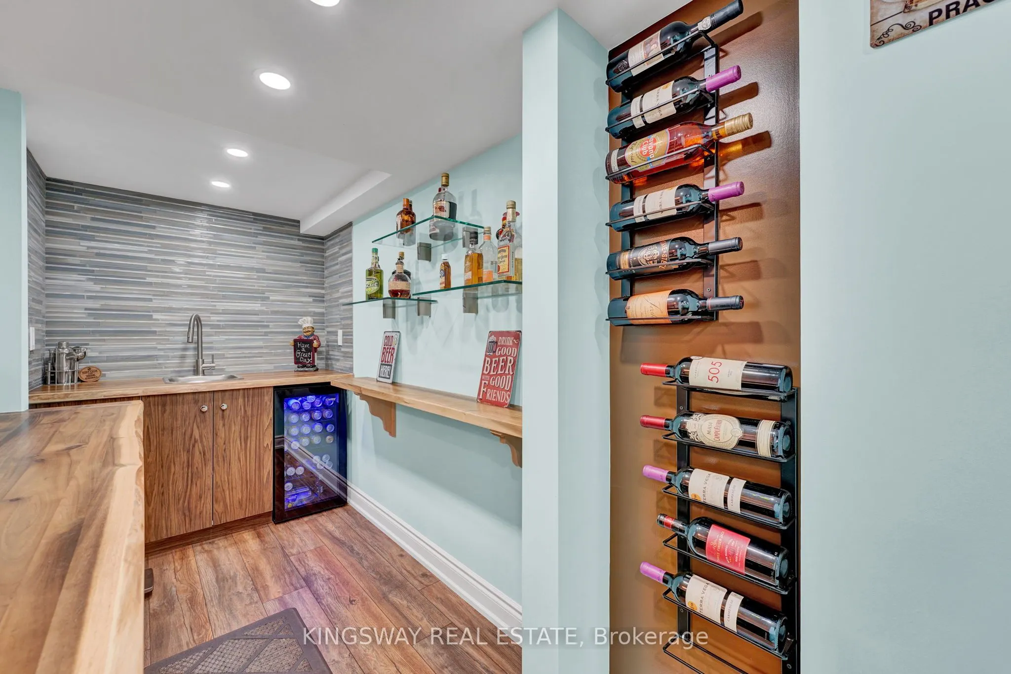 70 Bond Crescent