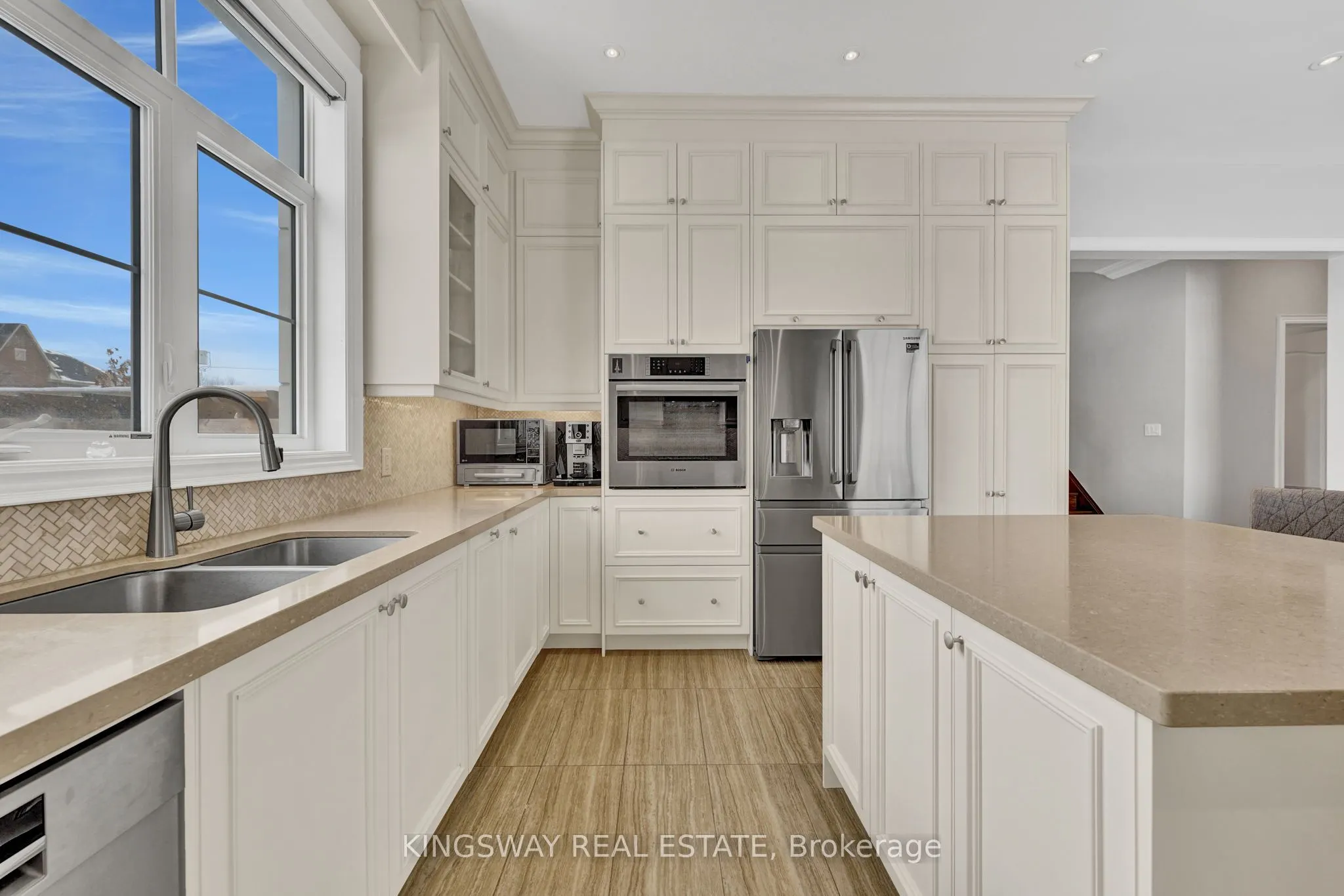 70 Bond Crescent
