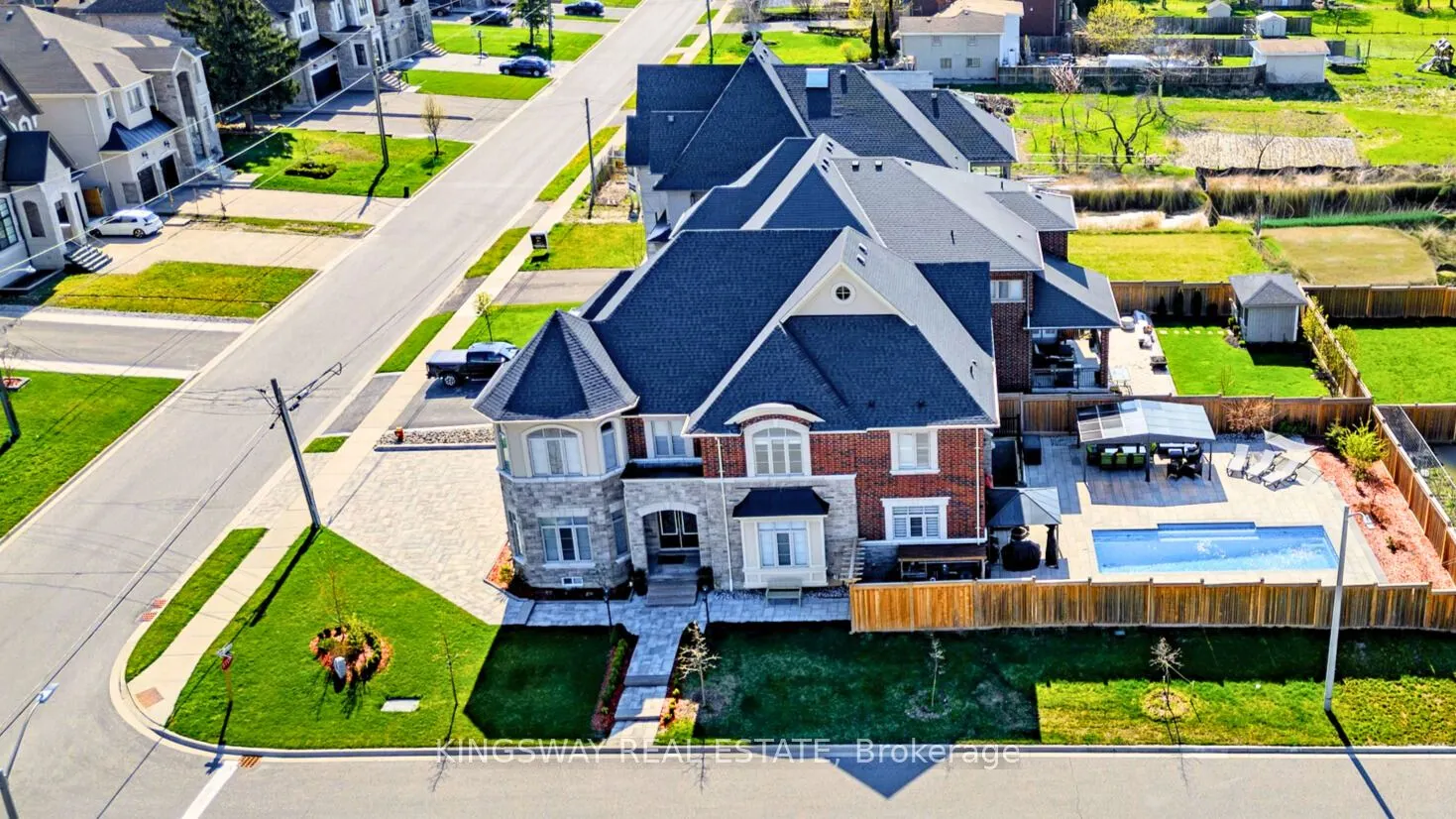 70 Bond Crescent