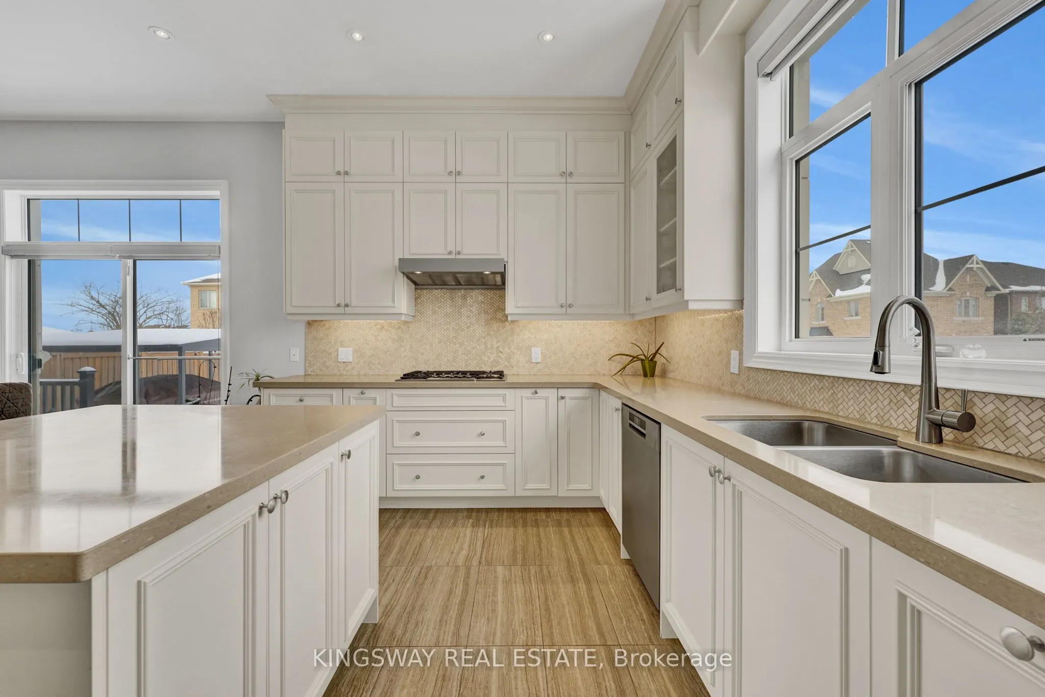 70 Bond Crescent