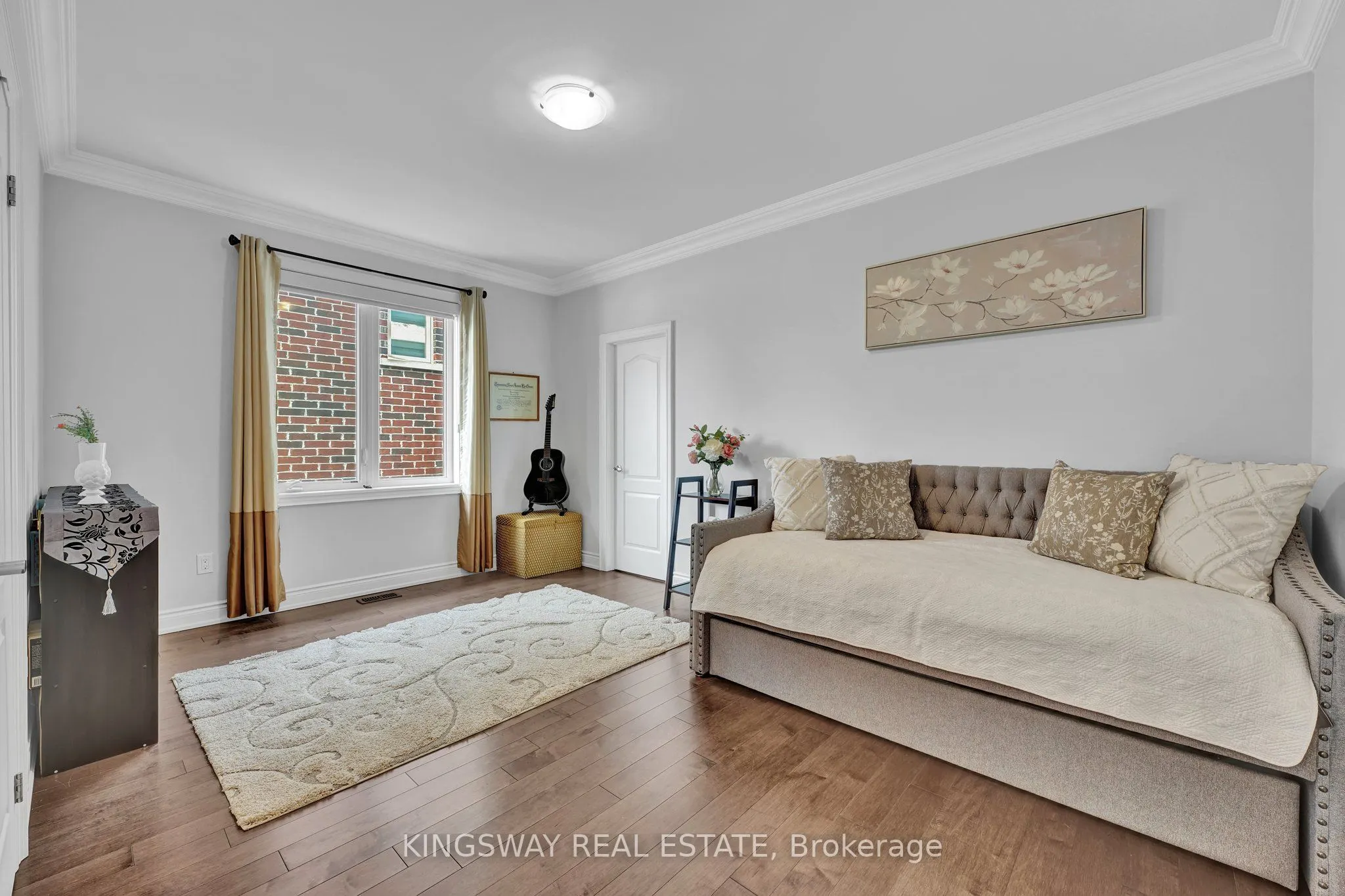 70 Bond Crescent