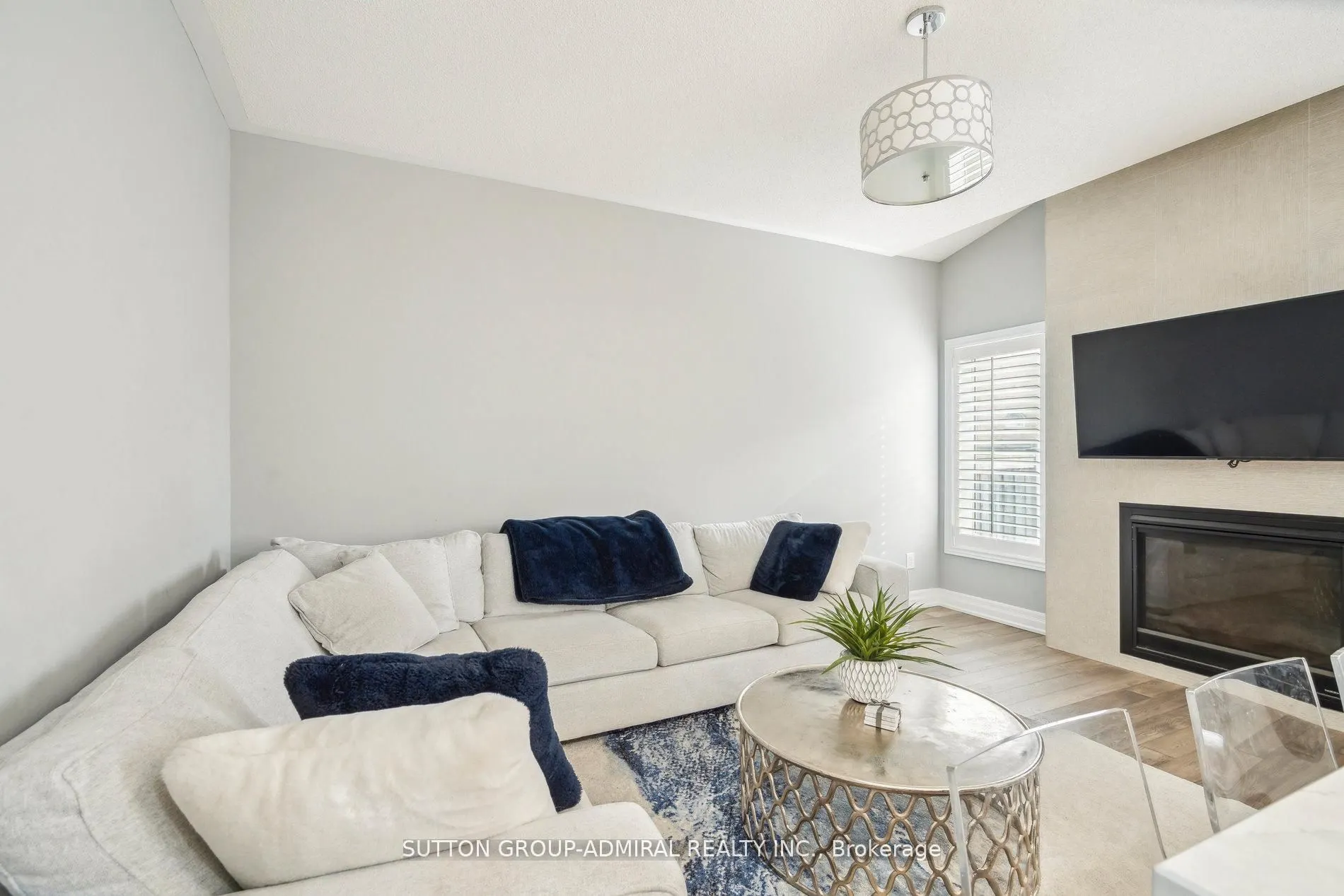 30 Blue Grouse Road
