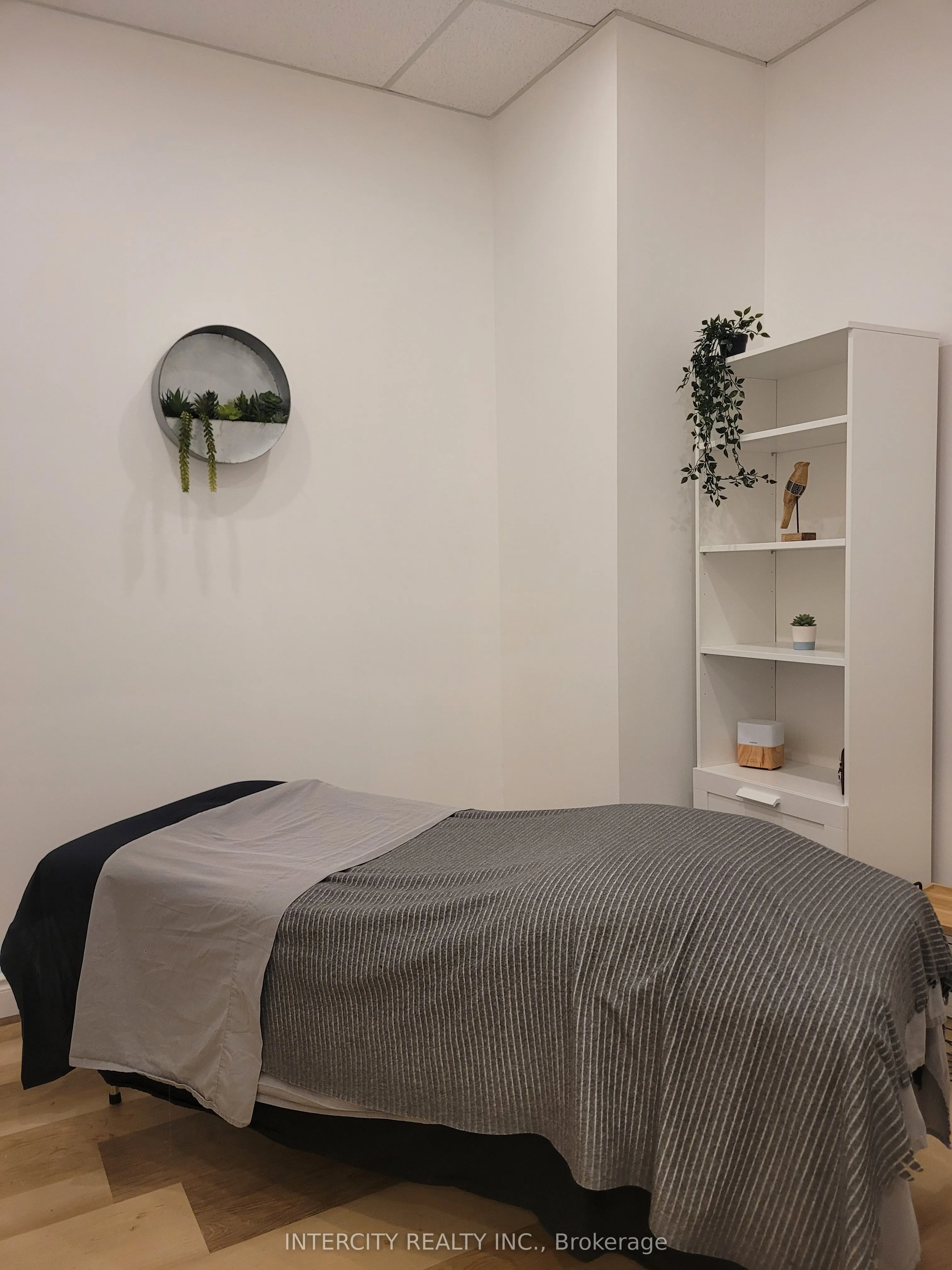 8077 Islington Avenue, #204