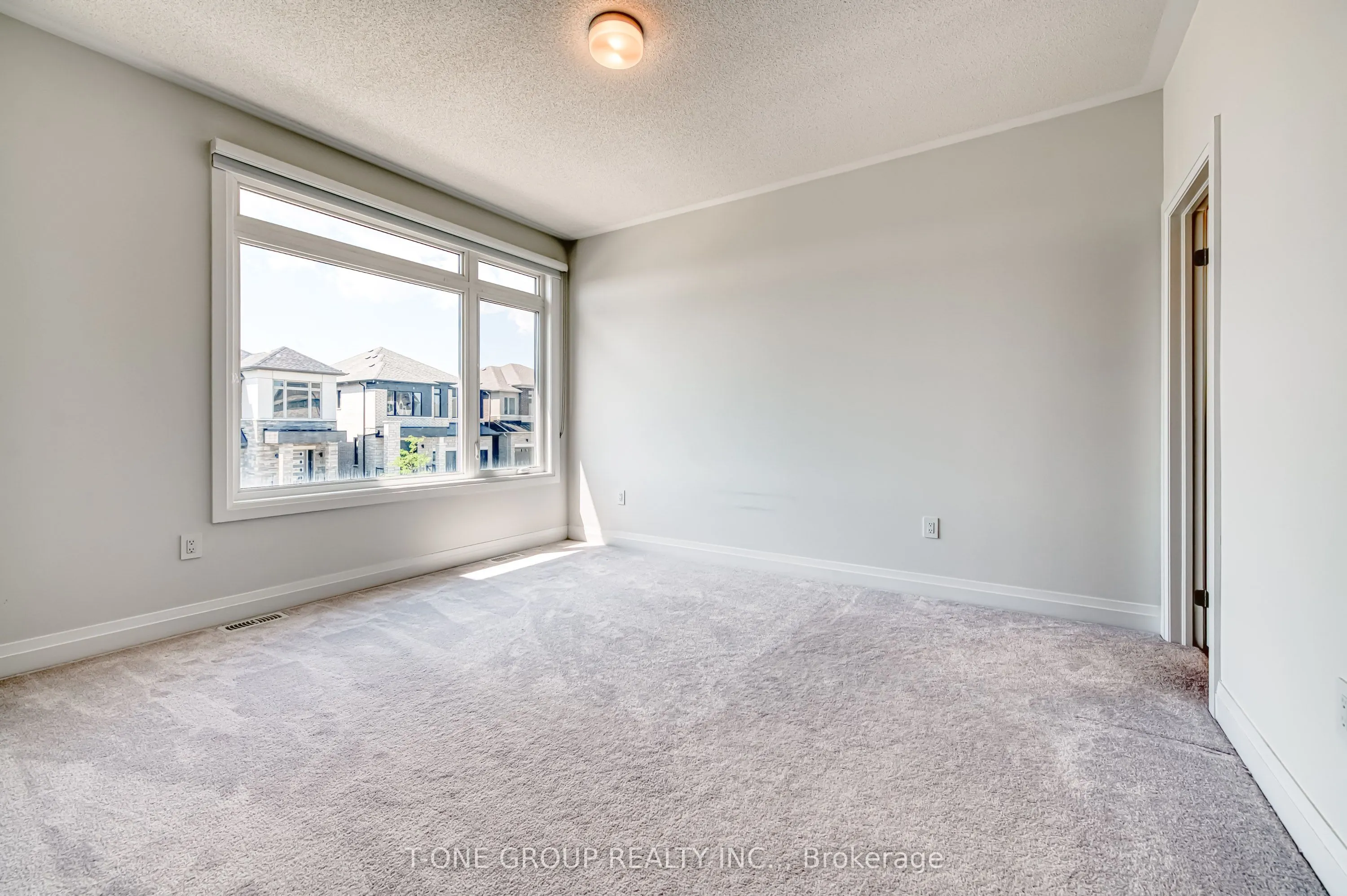 16 Longworth Avenue