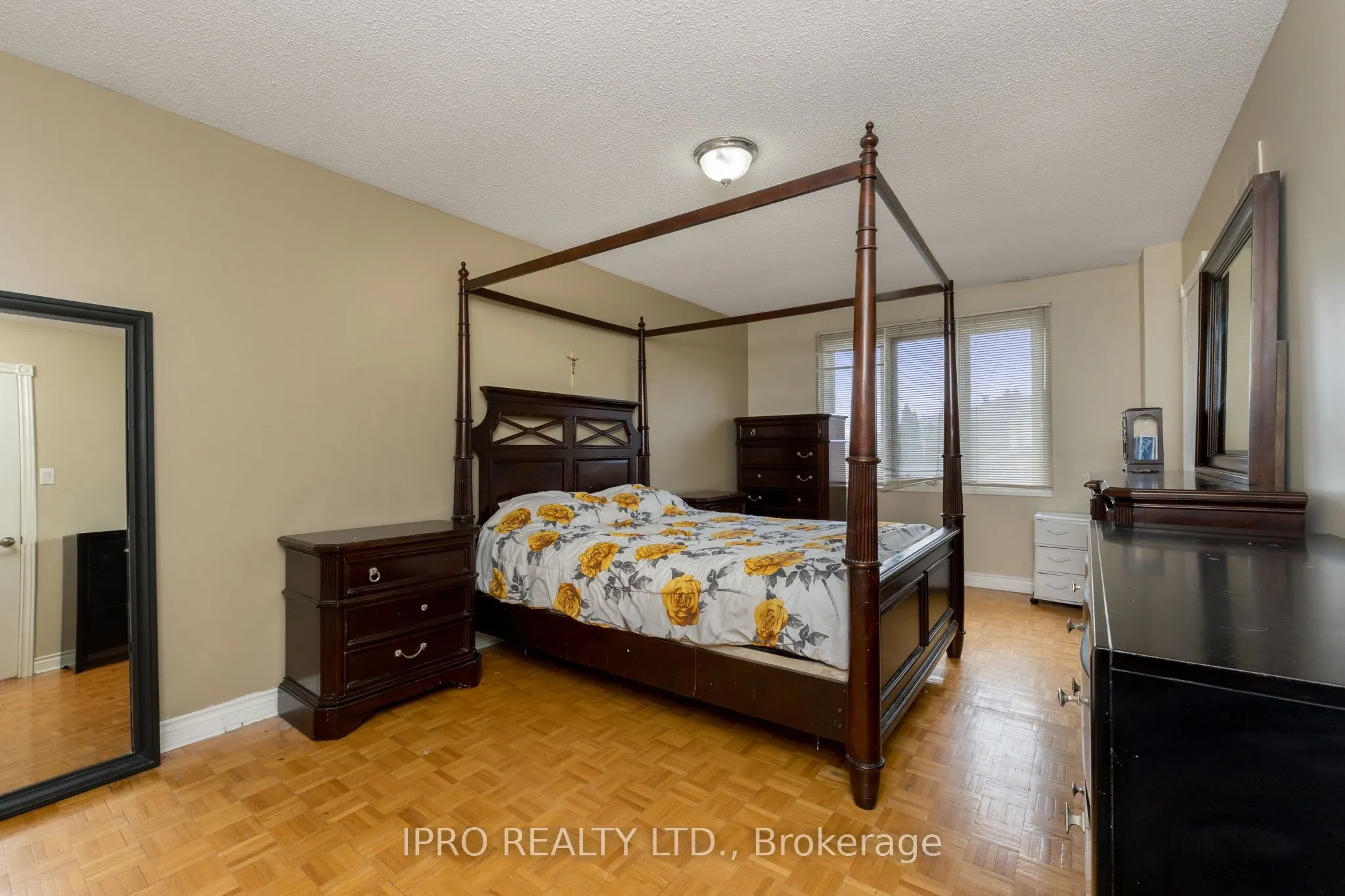108 Zinnia Place