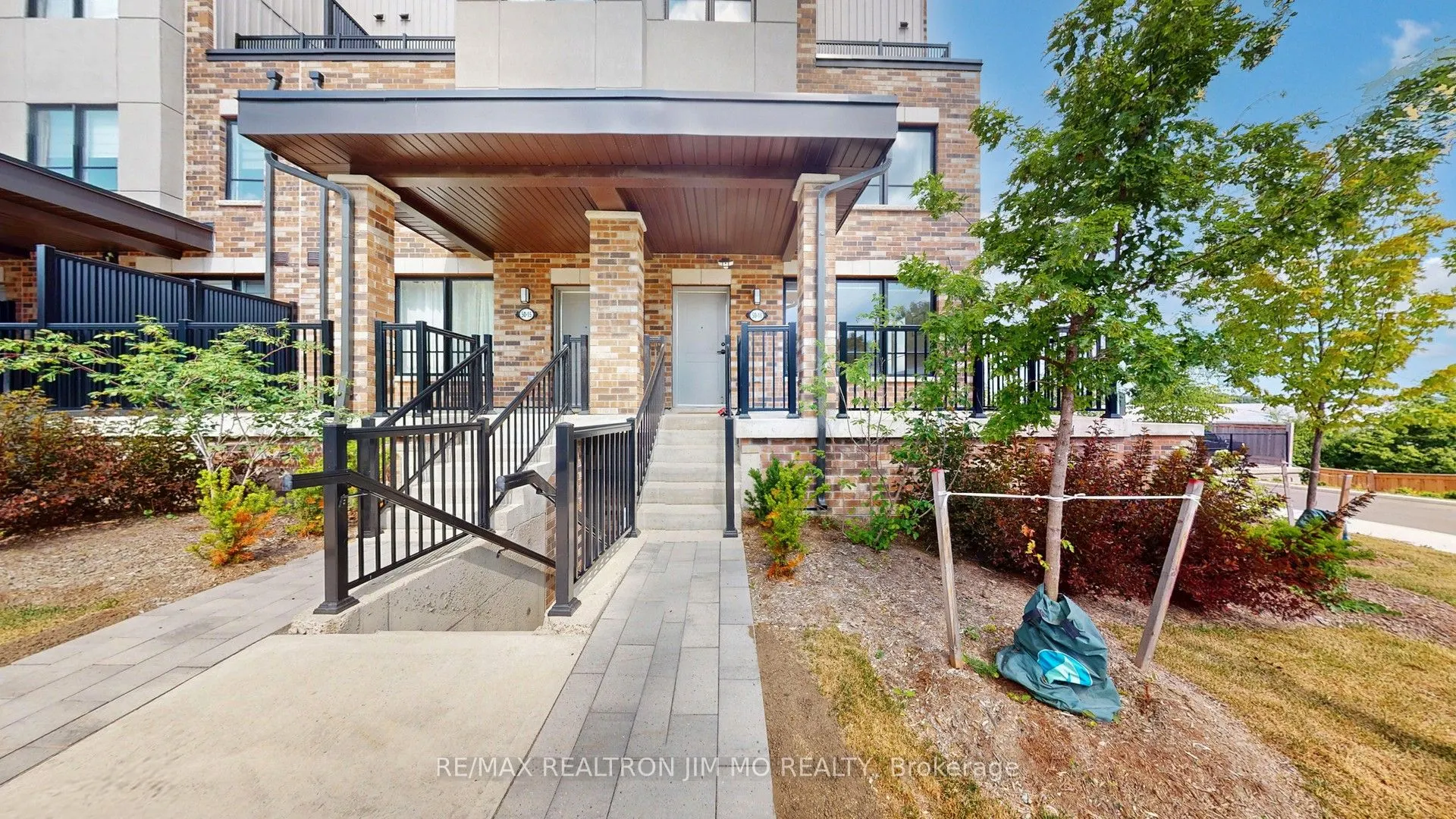 50 Baynes Way, #16