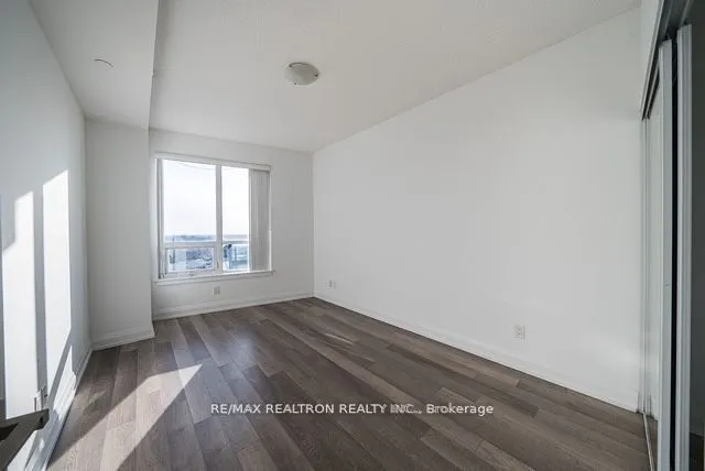 7171 Yonge Street, #PH0305