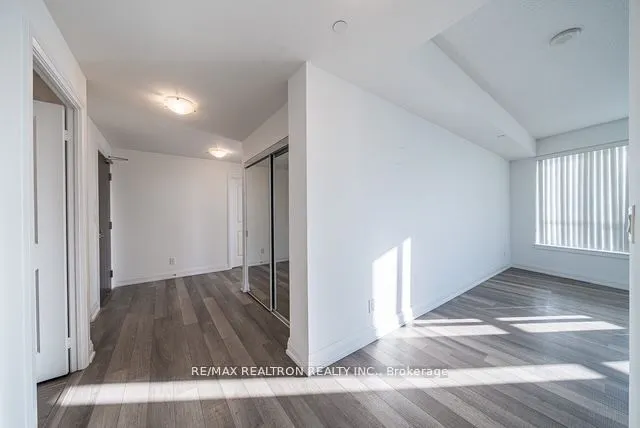 7171 Yonge Street, #PH0305