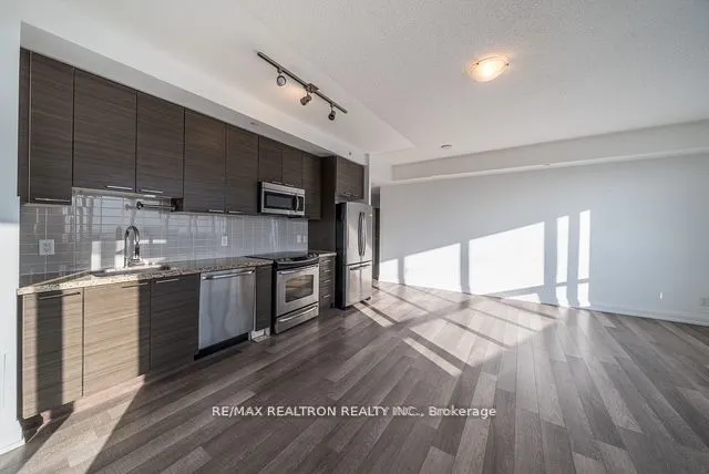 7171 Yonge Street, #PH0305