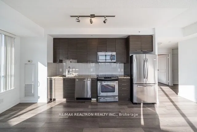 7171 Yonge Street, #PH0305
