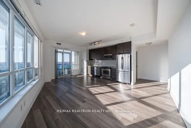 7171 Yonge Street, #PH0305