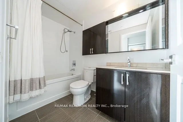 7171 Yonge Street, #PH0305
