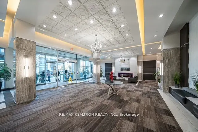 7171 Yonge Street, #PH0305